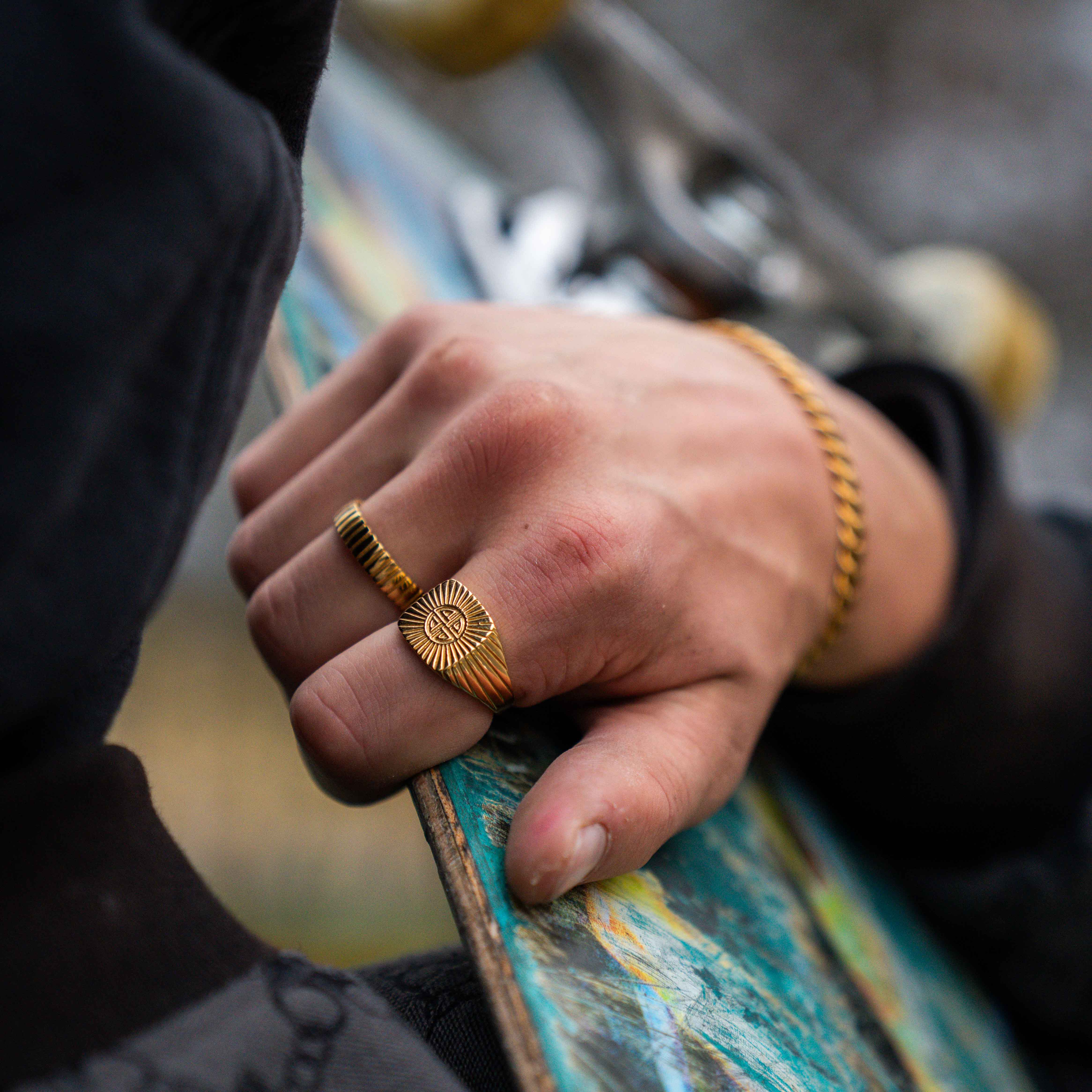Knot Signature - Gold-toned ring