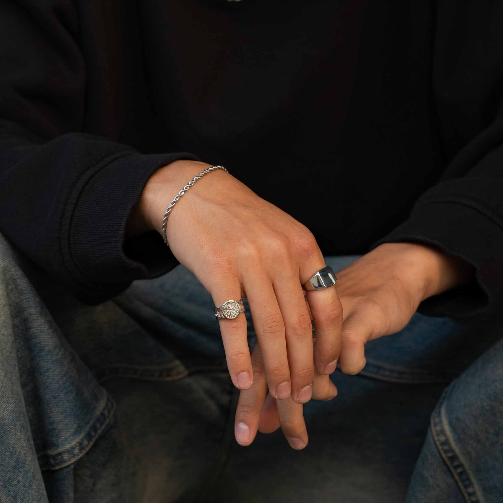 VEGVISIR CHAIN SIGNET RING (SØLV)