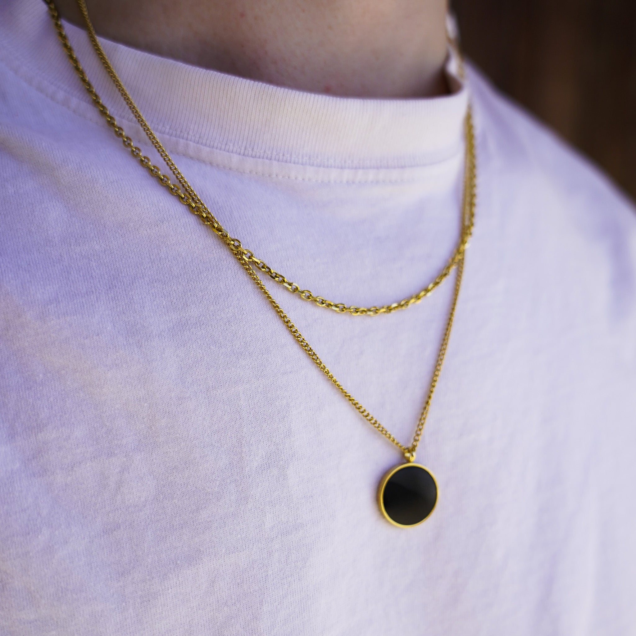 NL Black Onyx pendant - Gold-toned