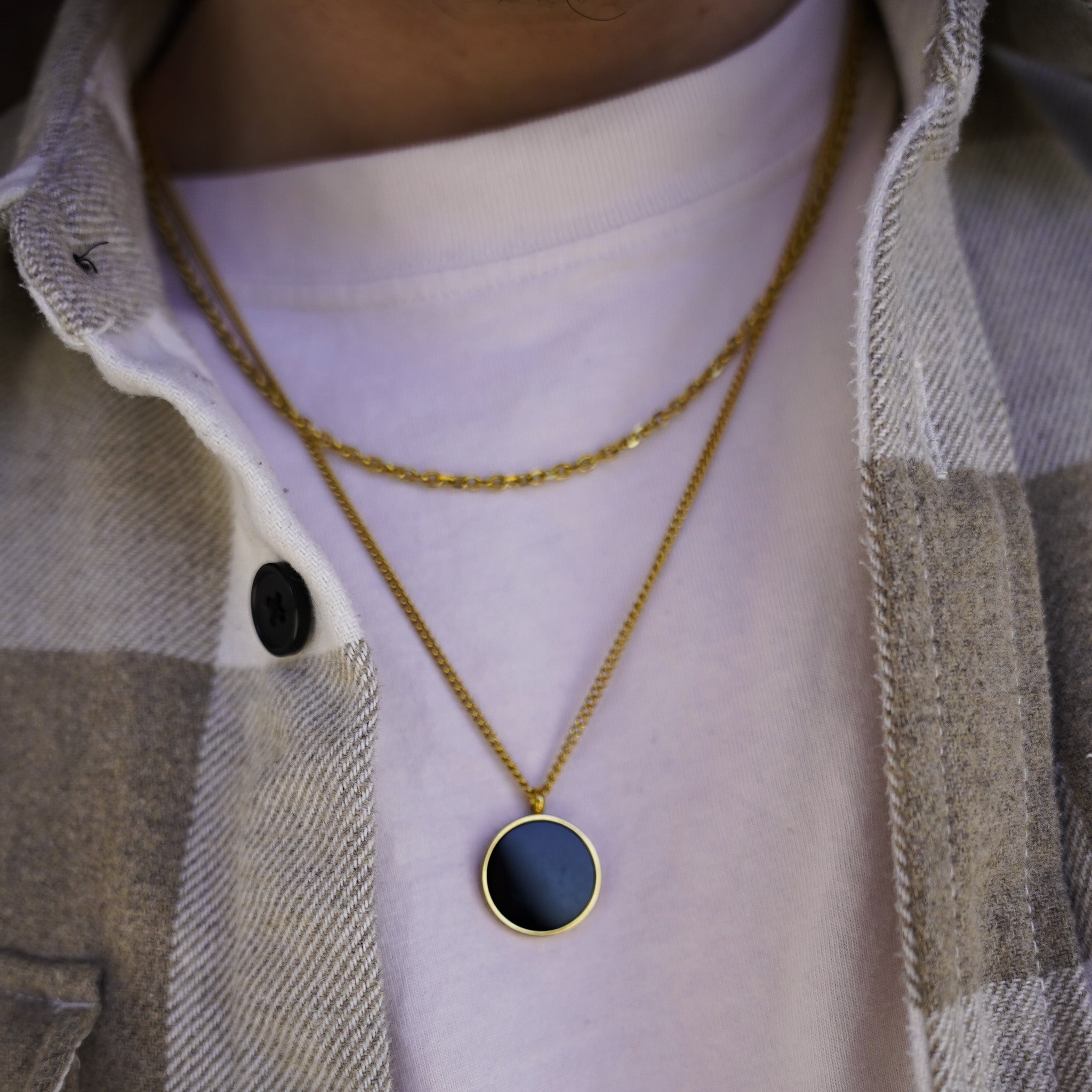 NL Black Onyx pendant - Gold-toned