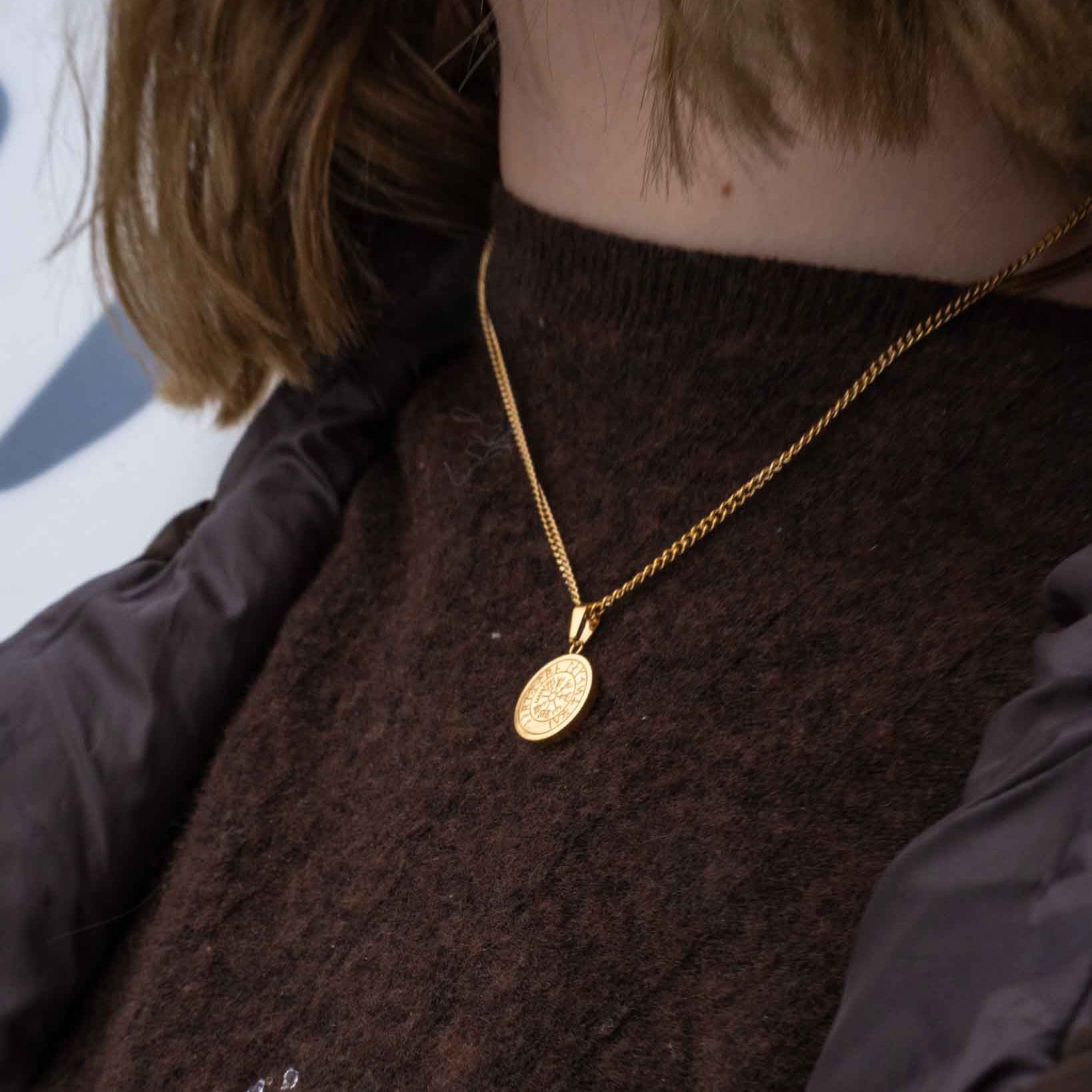 Minimal Vegvisir halskæde, Guldbelagt