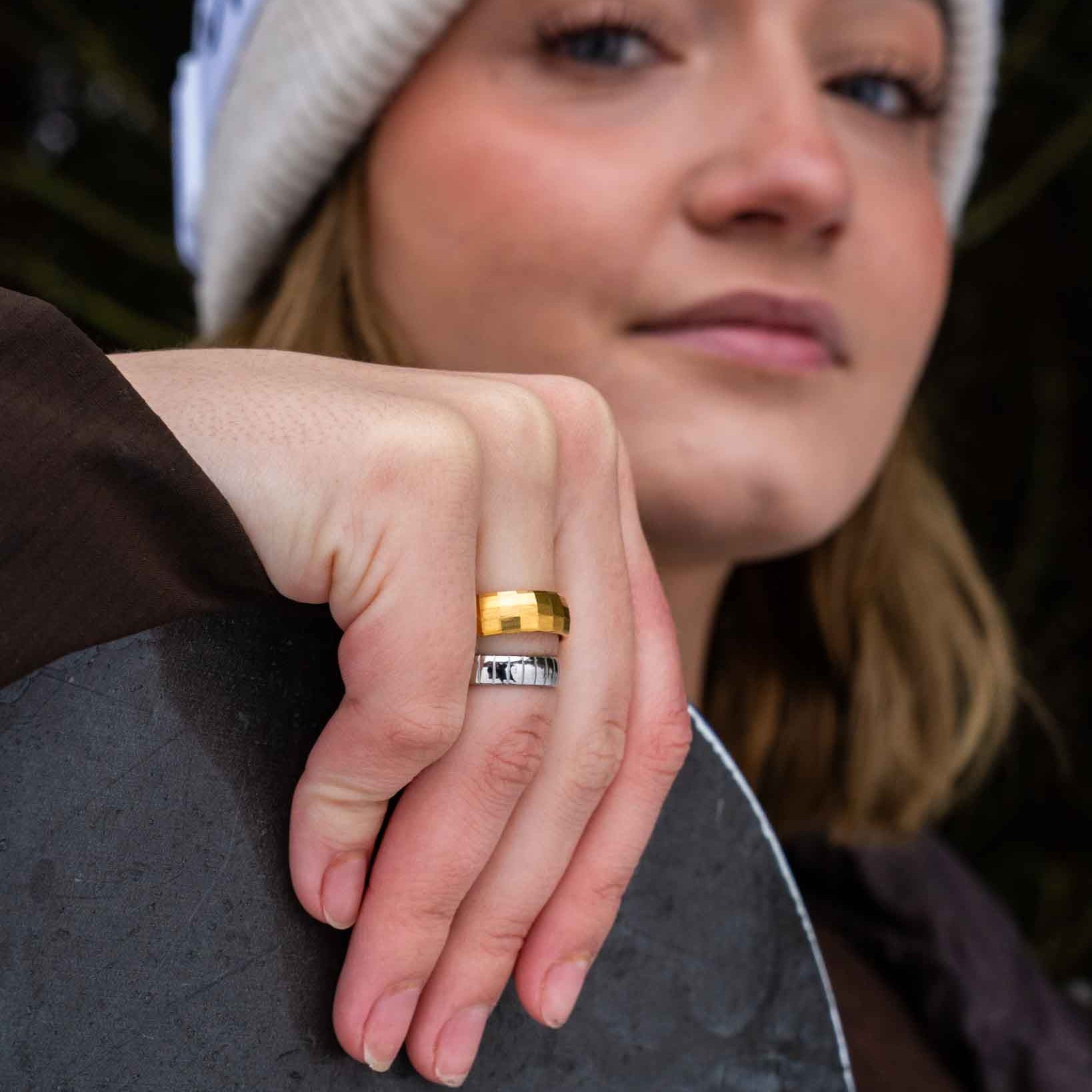 Siempre Cushion band - Gold-toned ring