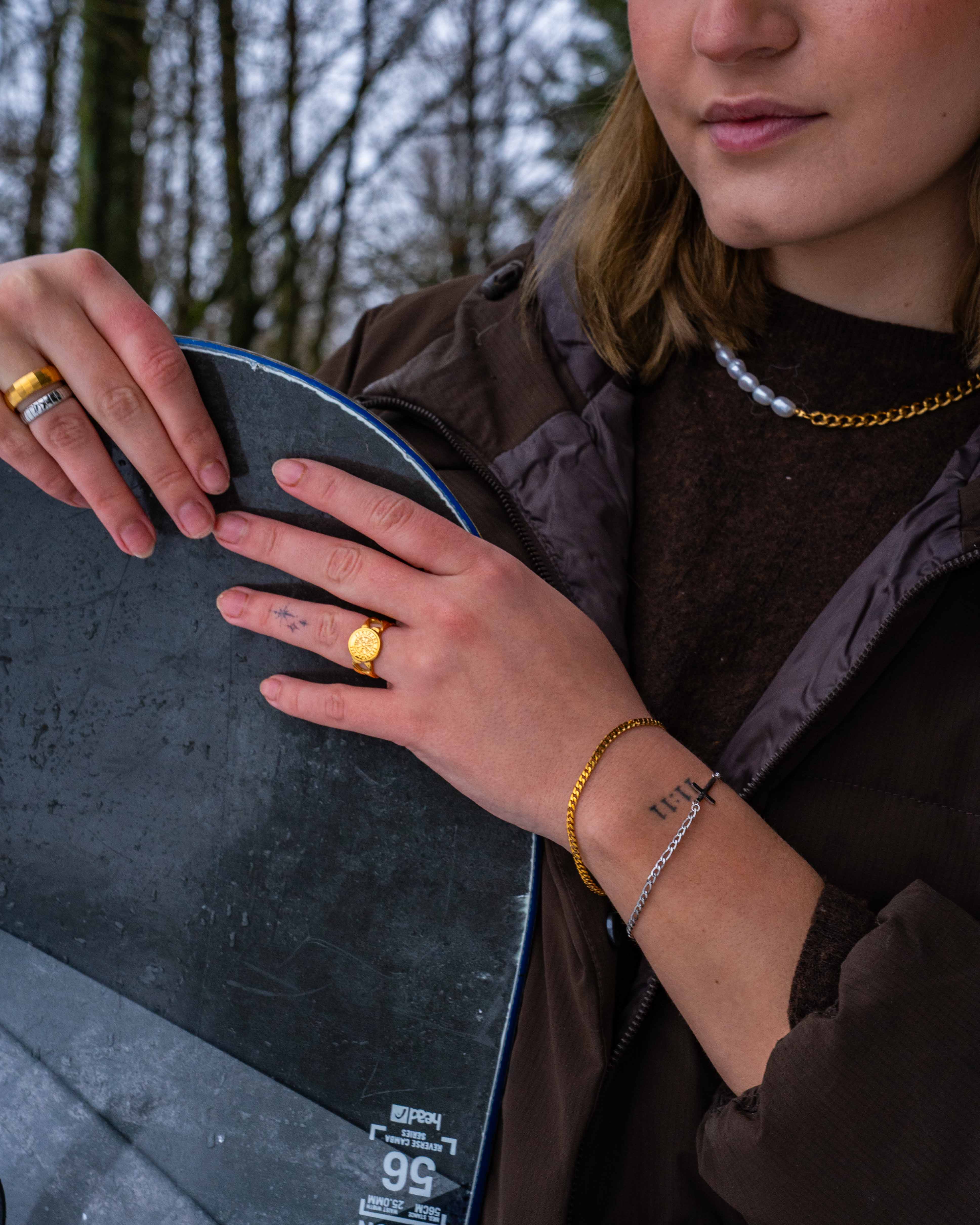Minimal Sequence bracelet - Gold-toned
