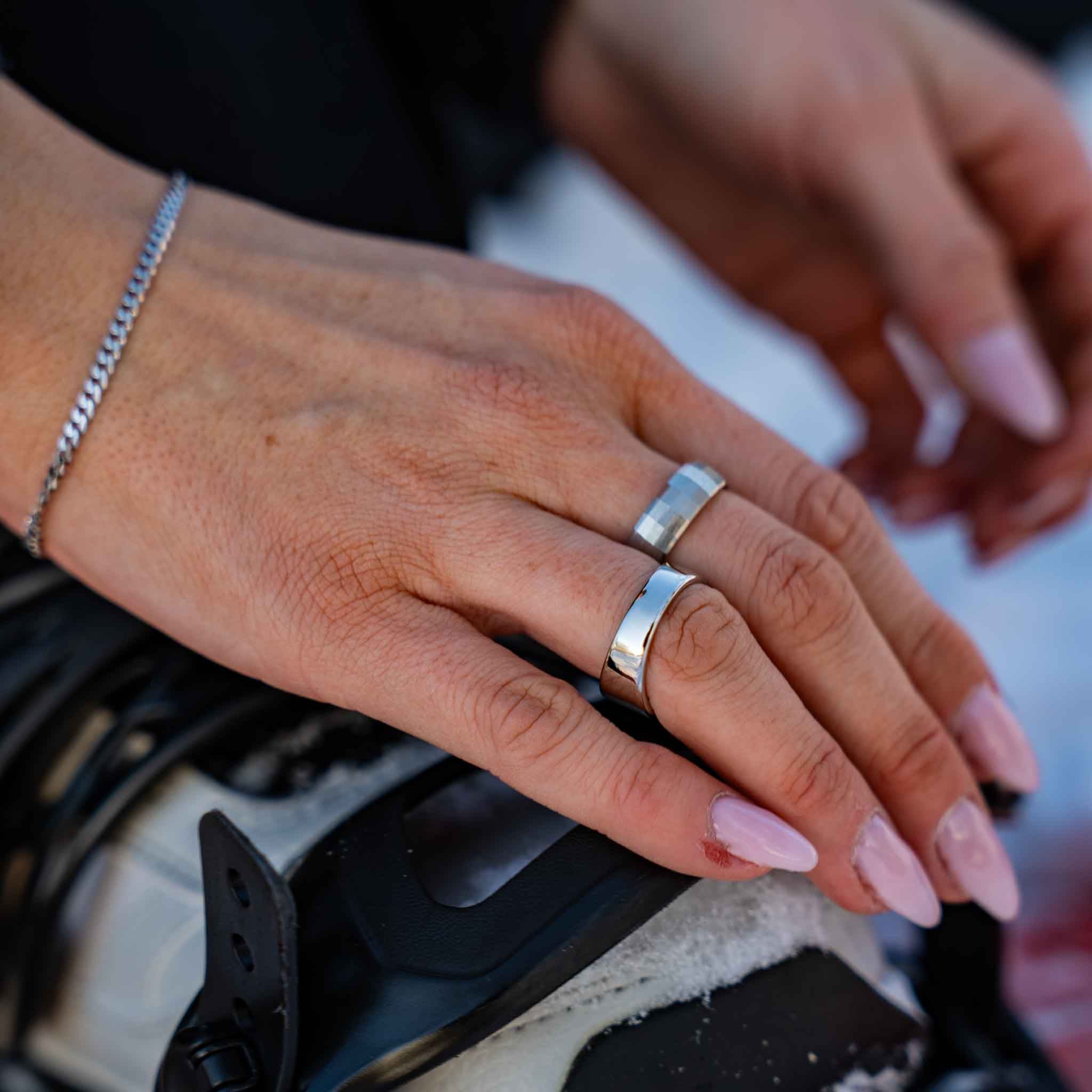 Siempre Cushion band, Sølvtonet ring