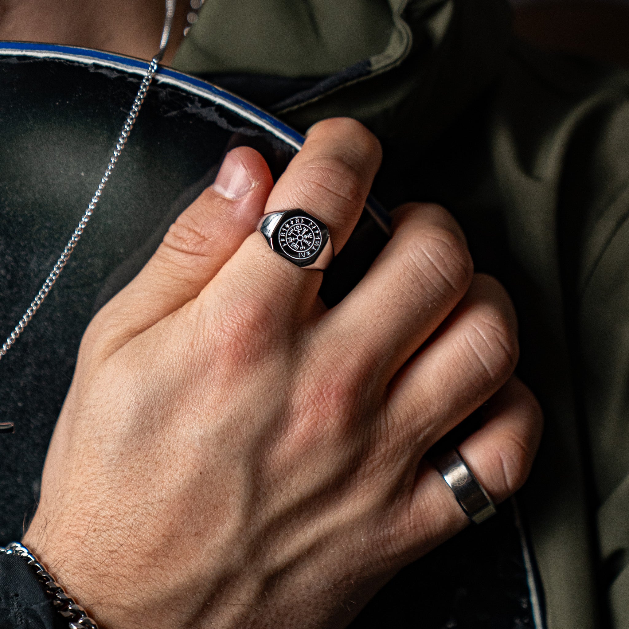 Vegvisir Signature - Silvertonad ring