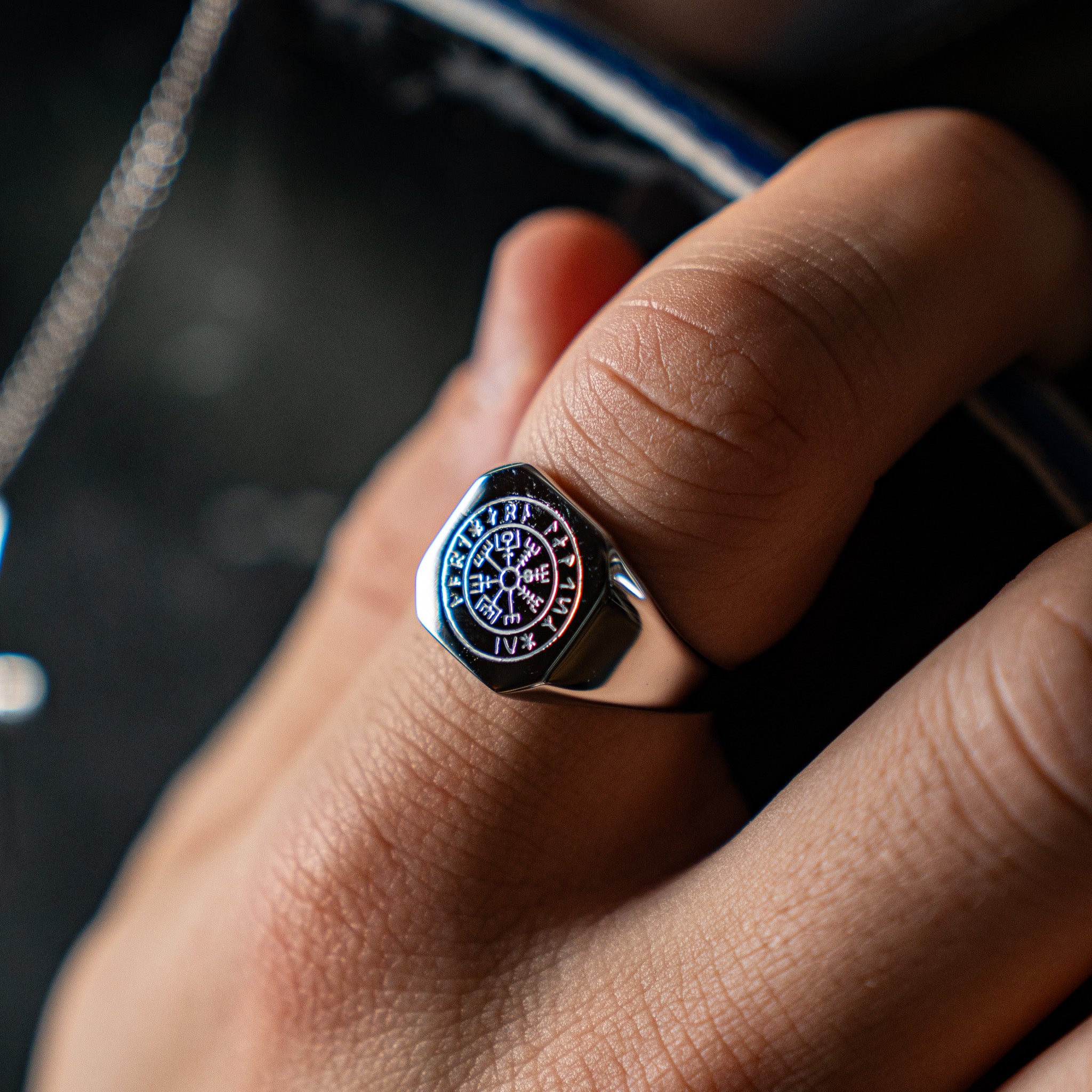Vegvisir Signature - Silvertonad ring