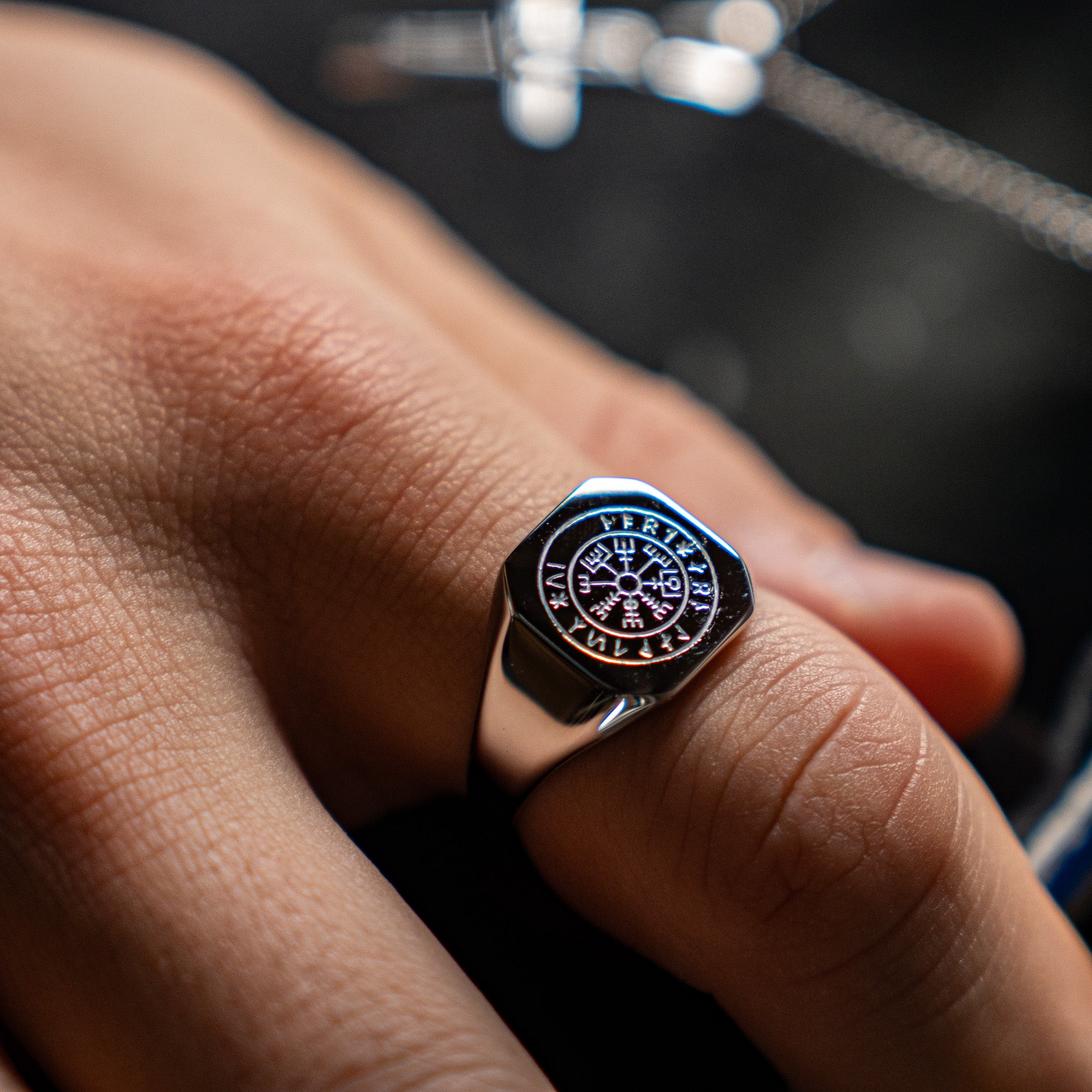 Vegvisir Signature - Silvertonad ring