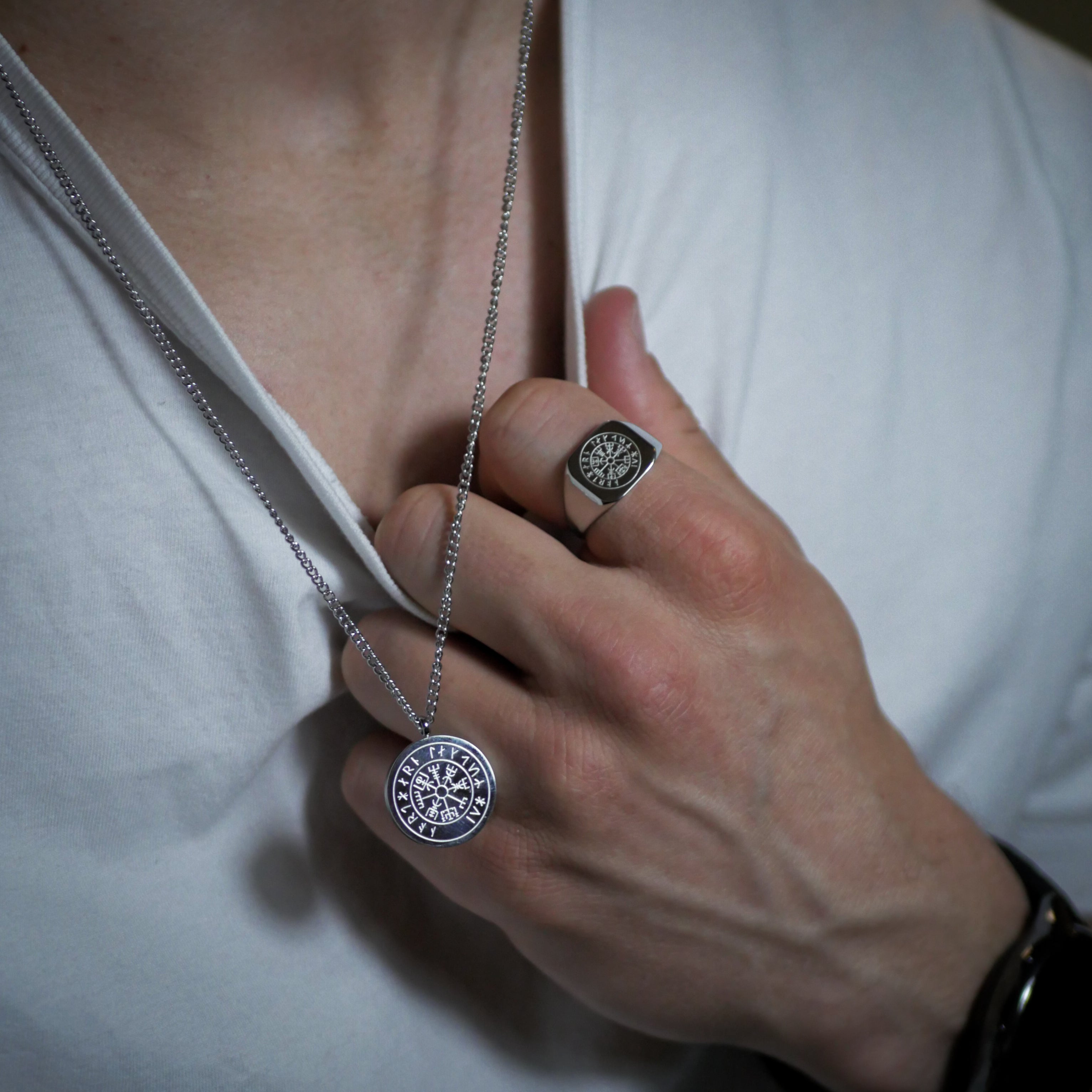 Vegvisir halsband - Silverton