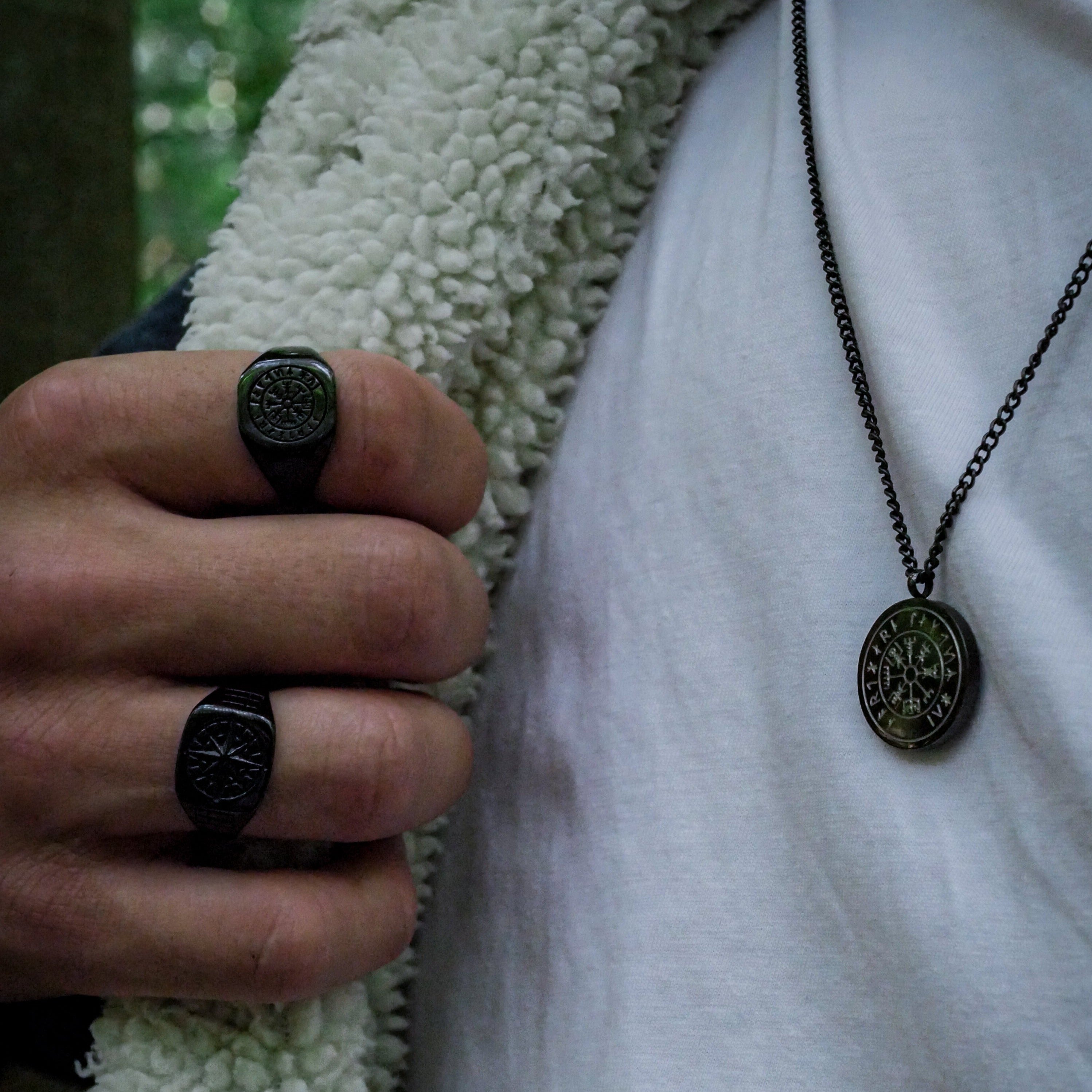 Vegvisir Signature - Svart ring