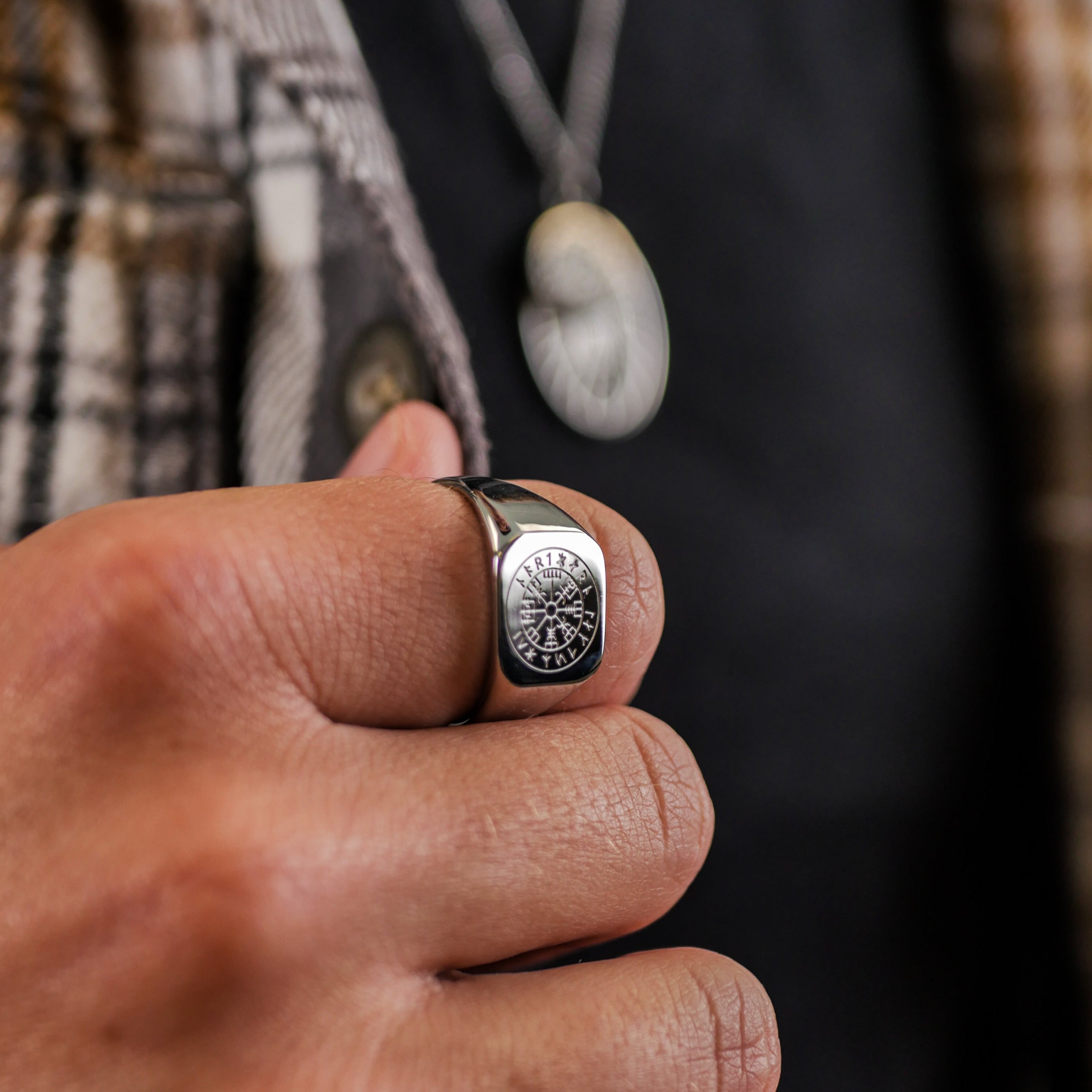 Vegvisir Signature - Silvertonad ring