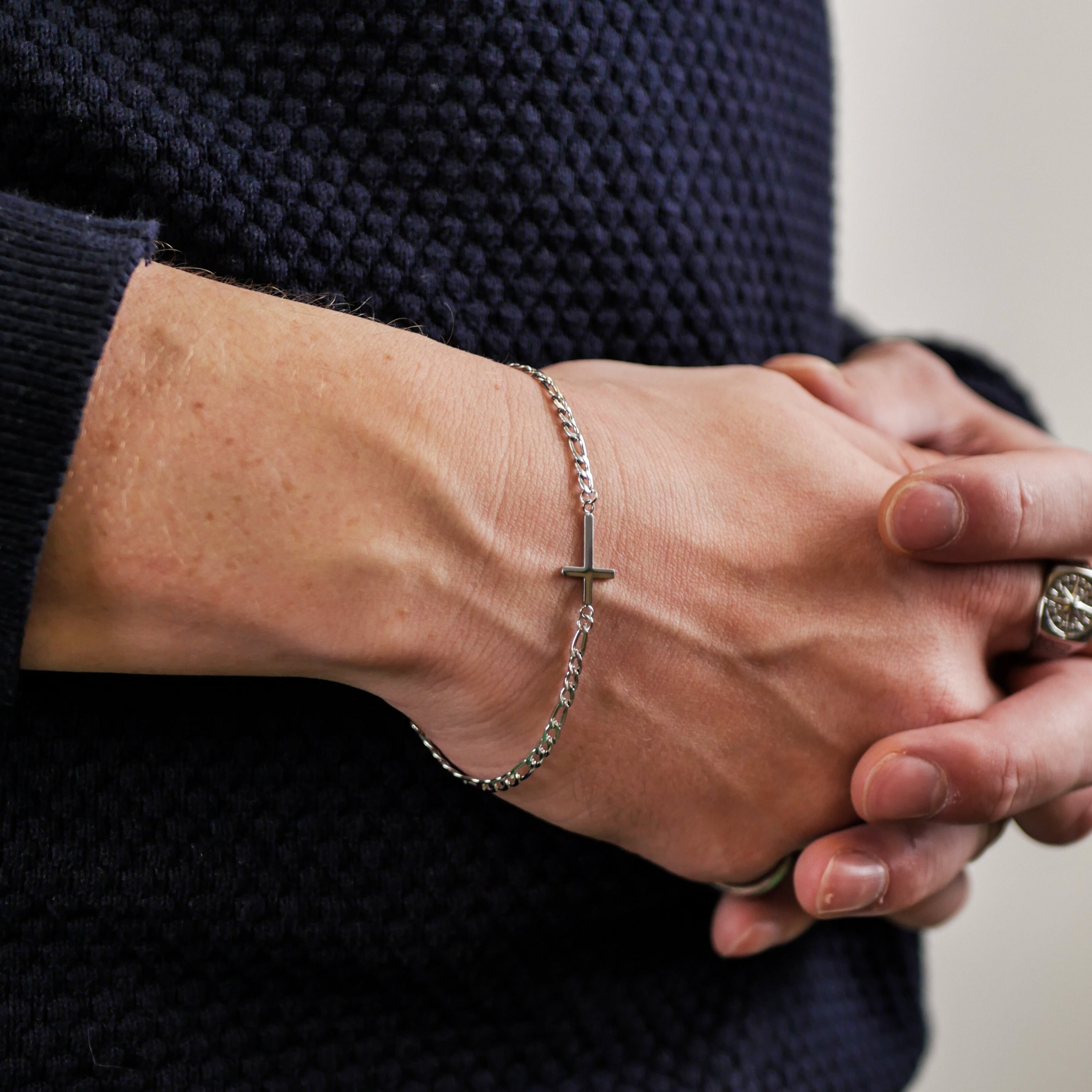 Antique kors armband - silverfärgad