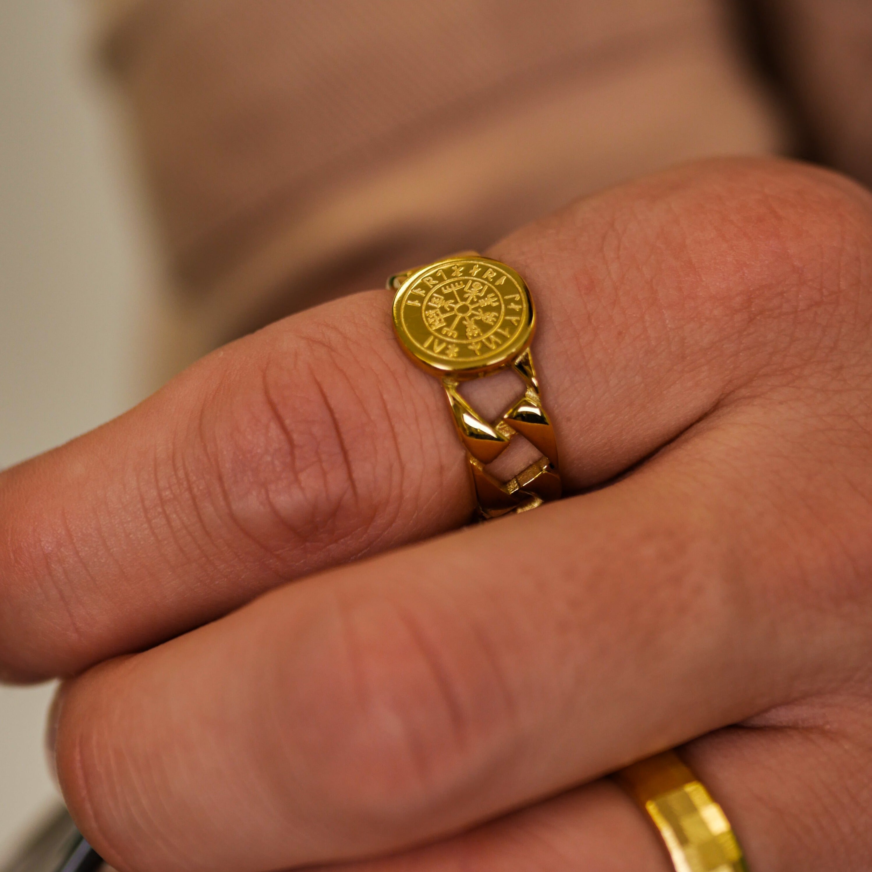 Vegvisir Chain Signature - Guldtonet ring