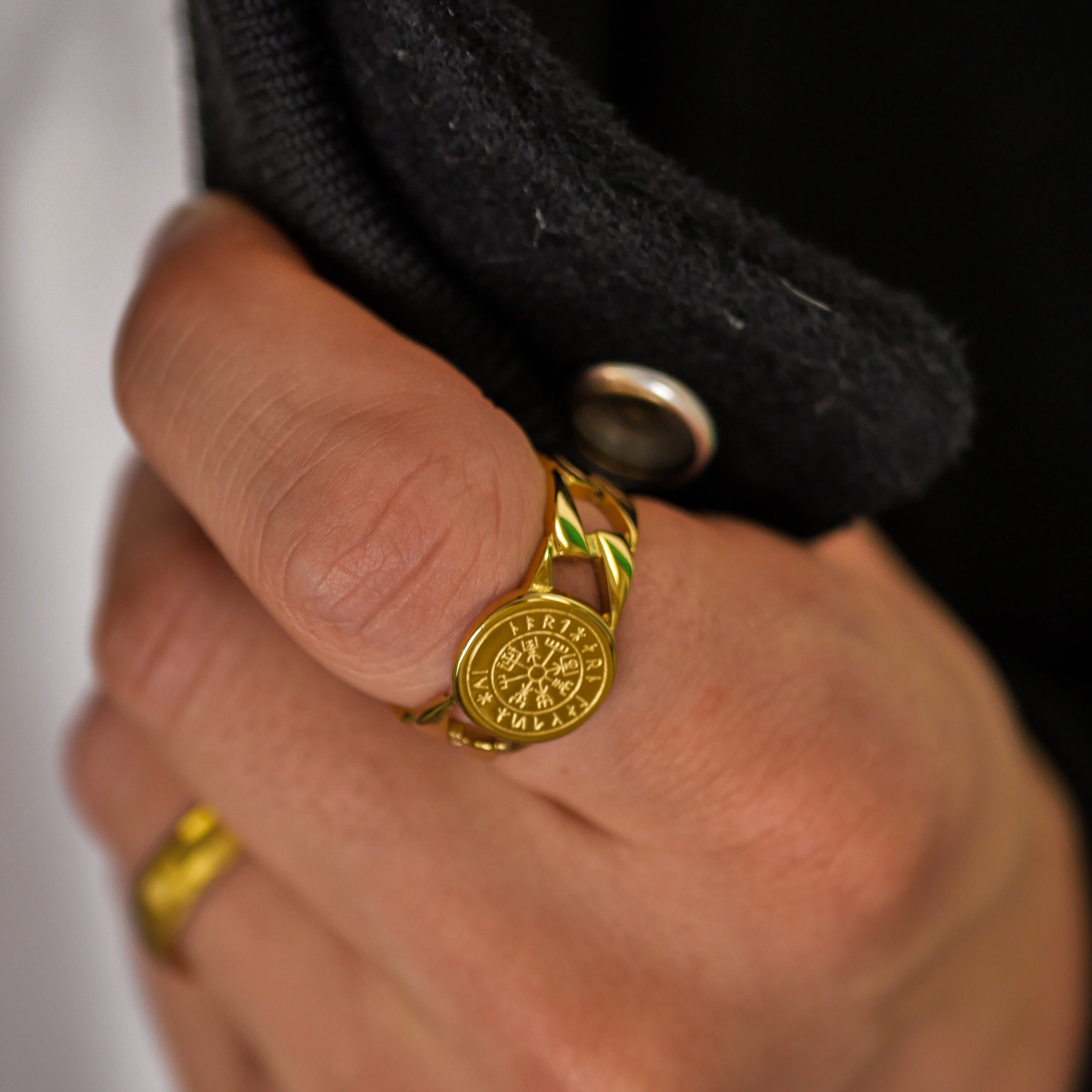 Vegvisir Chain Signature - Guldtonet ring