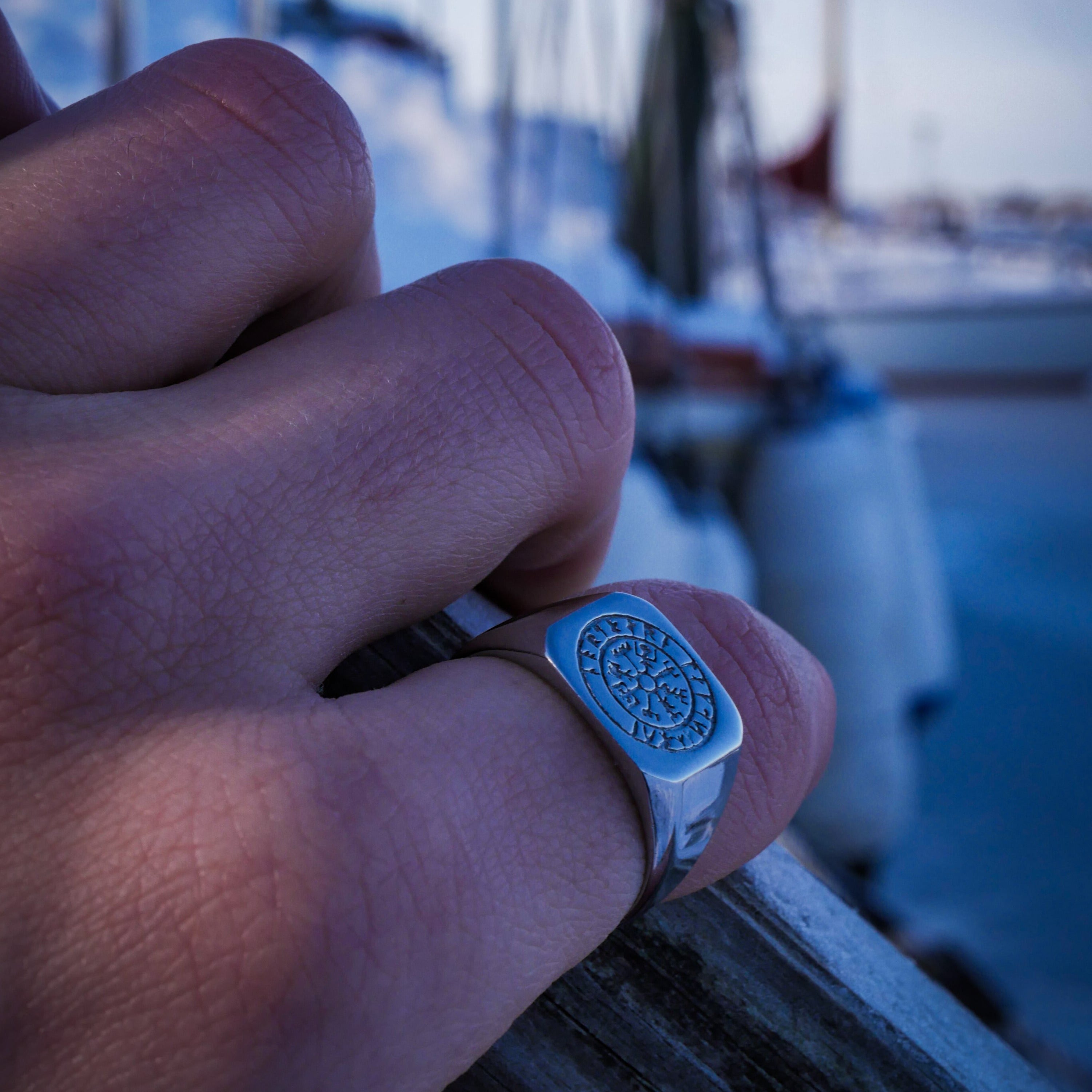 Vegvisir Signature - Silvertonad ring
