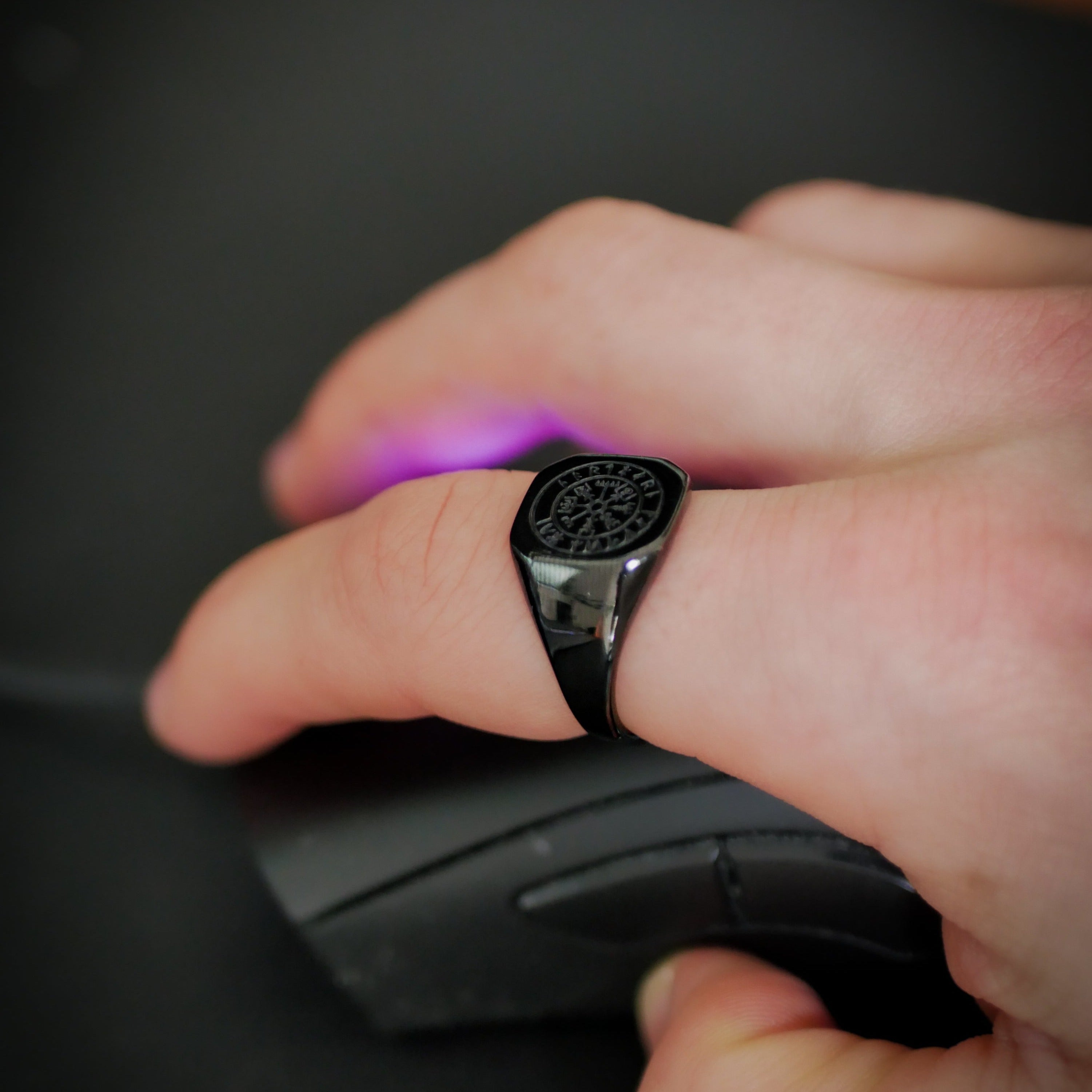 Vegvisir Signature - Svart ring