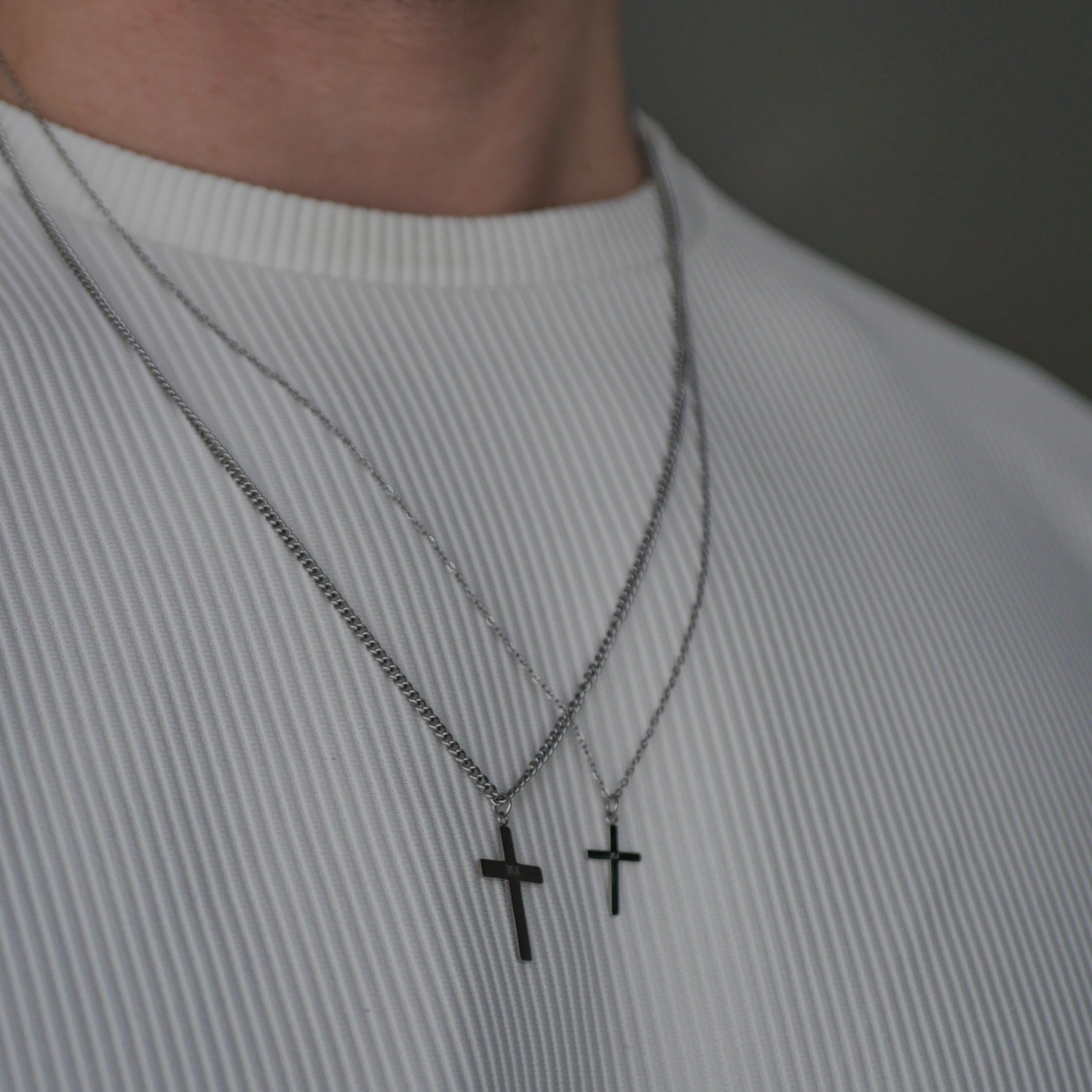 Cross chain - Silver-toned