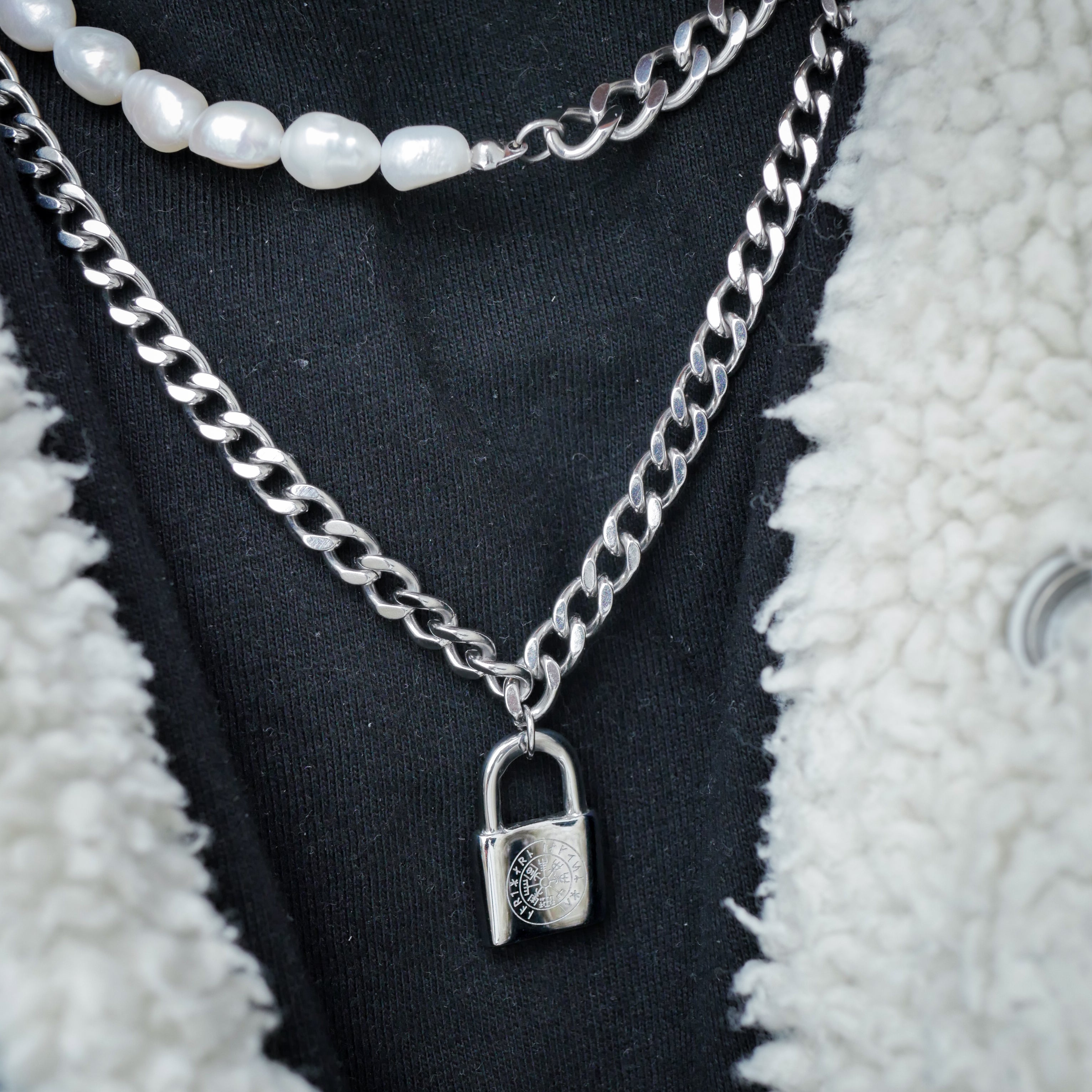 NL Vegvisir locker pendant - Silver-toned
