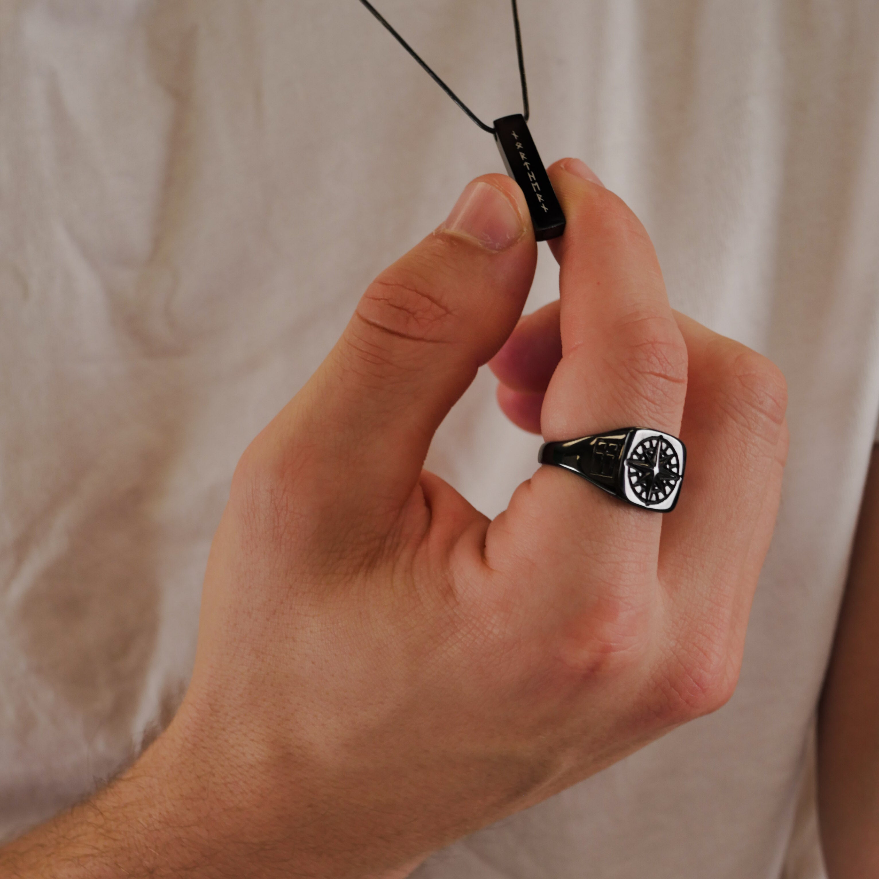 Compass Signature - Svart ring