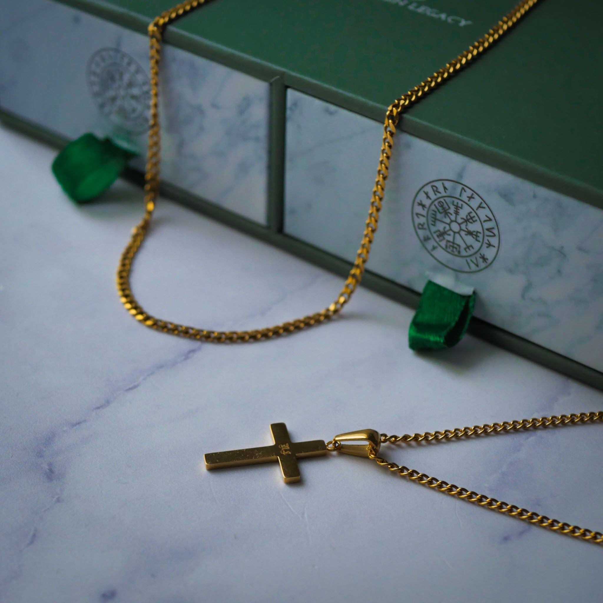 The Pillar Set - Guldtonet