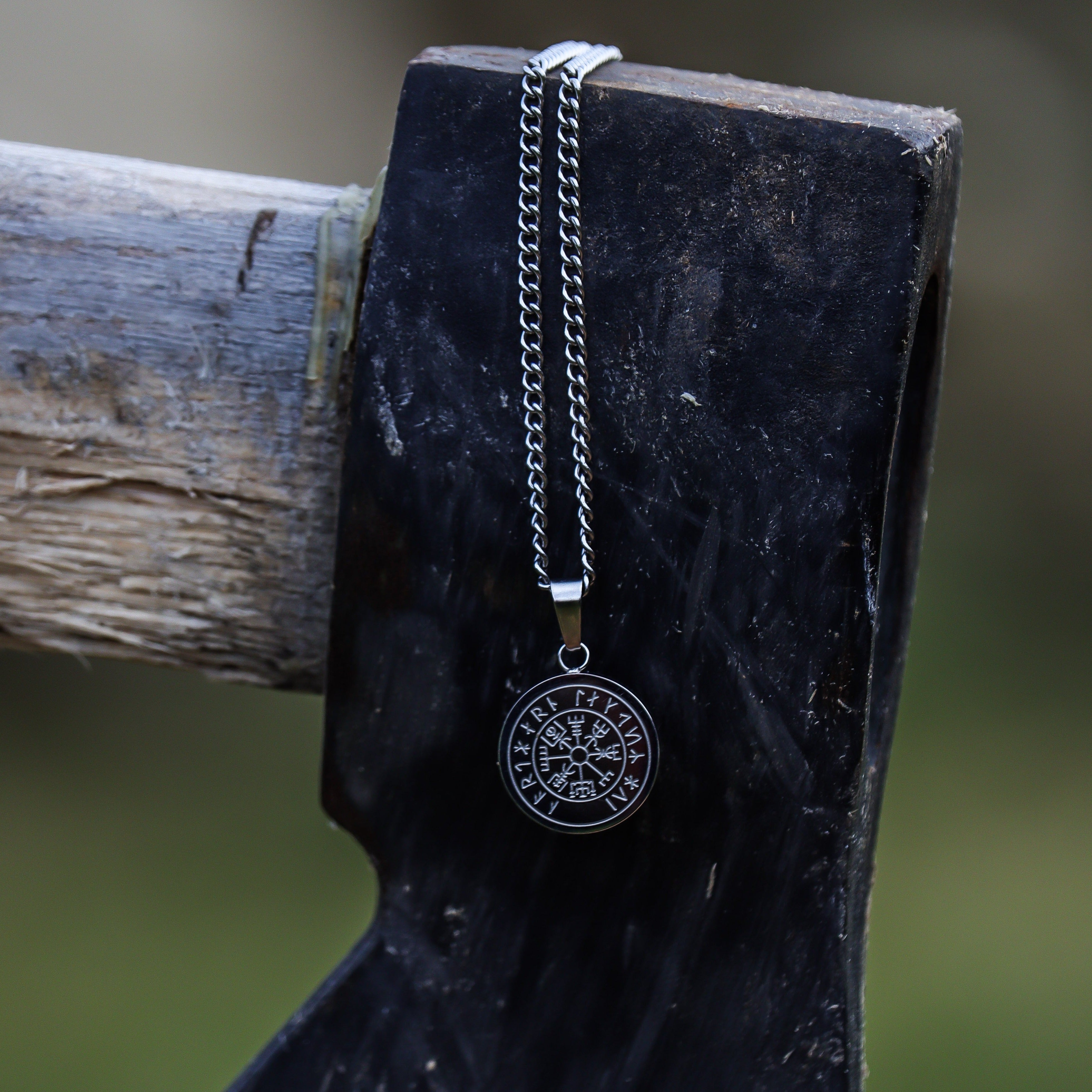 NL Vegvisir pendant - Silver-toned