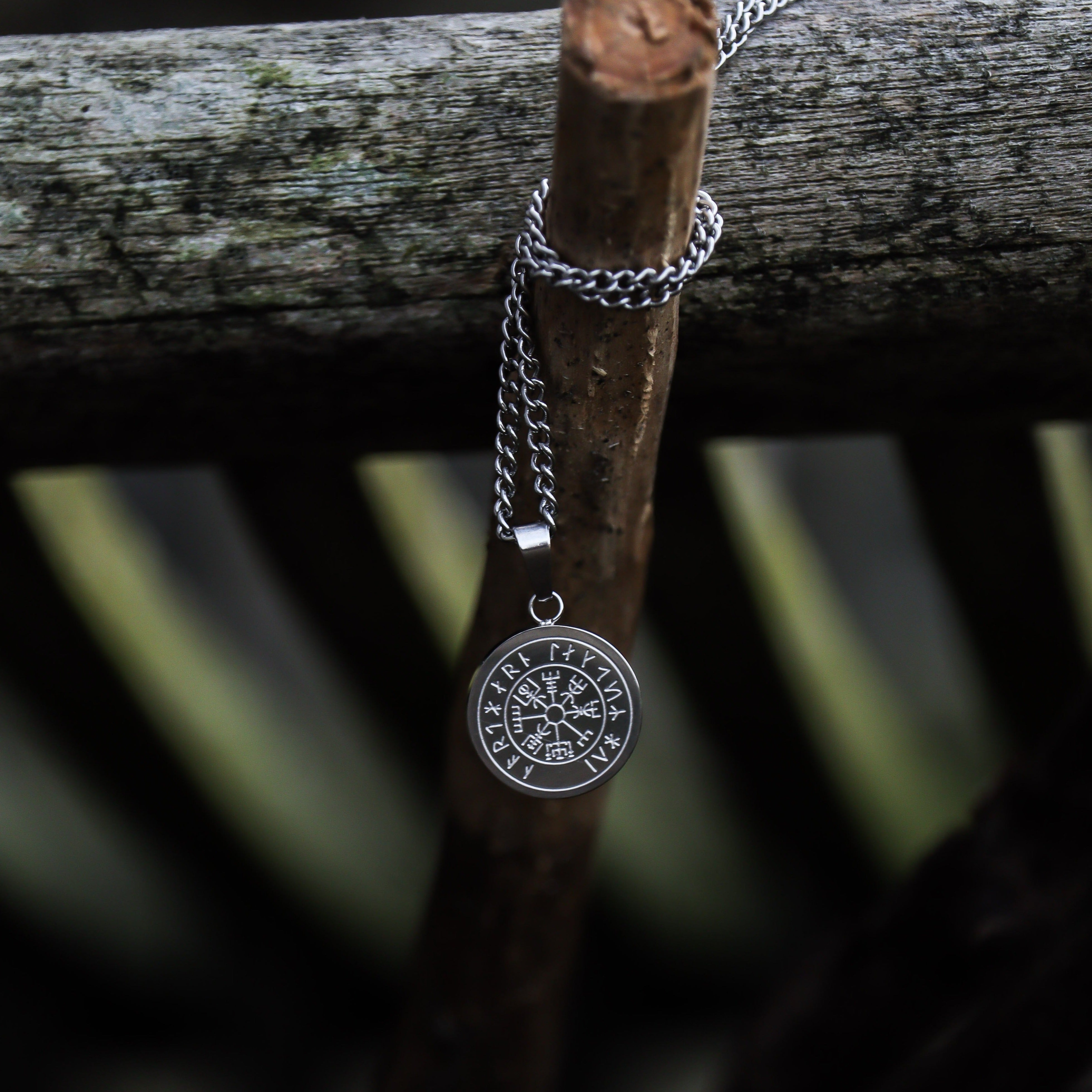 Vegvisir halsband - Silverton