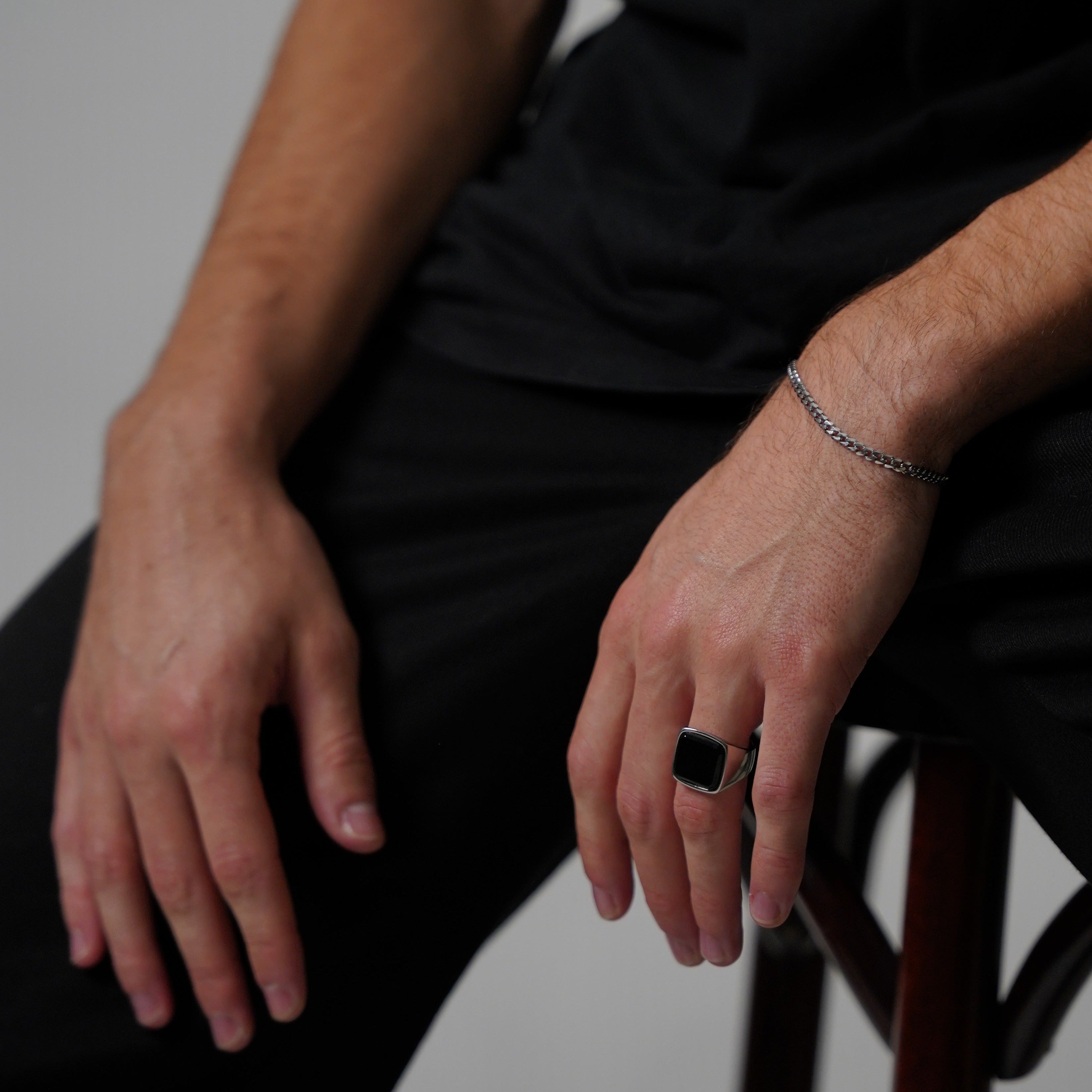 Minimal Sequence armband - Silverton
