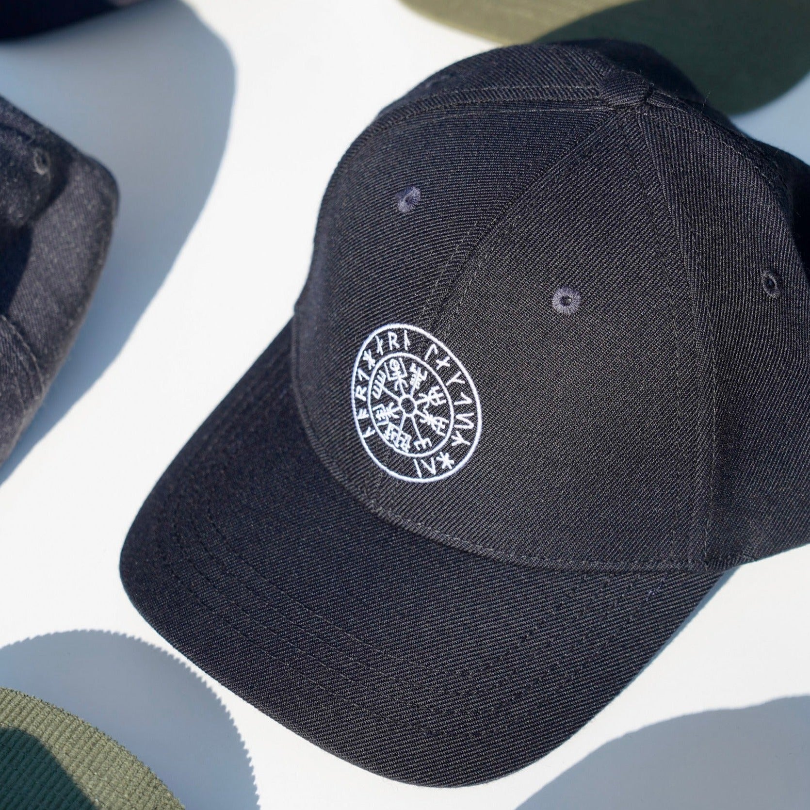 Vegvisir cap - Svart/vit