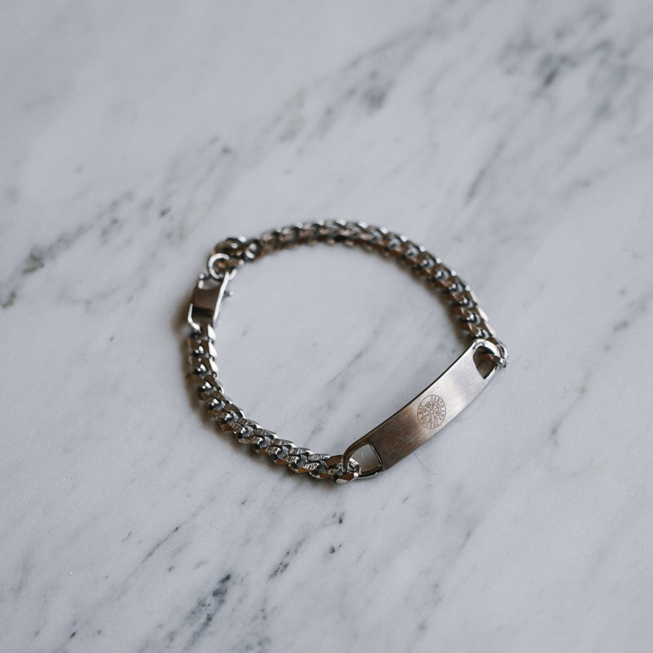 Sequence Tag armbånd - Sølvtonet