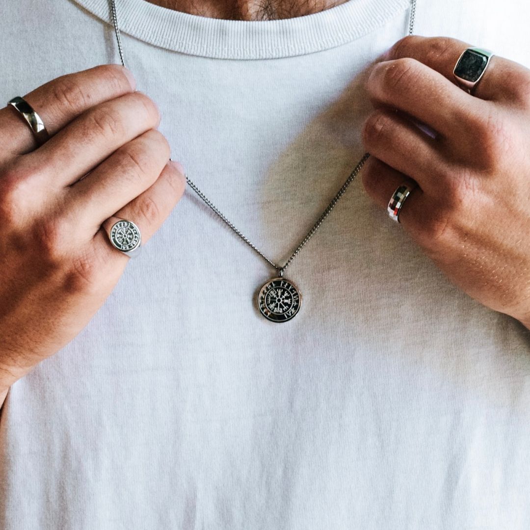 NL Vegvisir pendant - Silver-toned