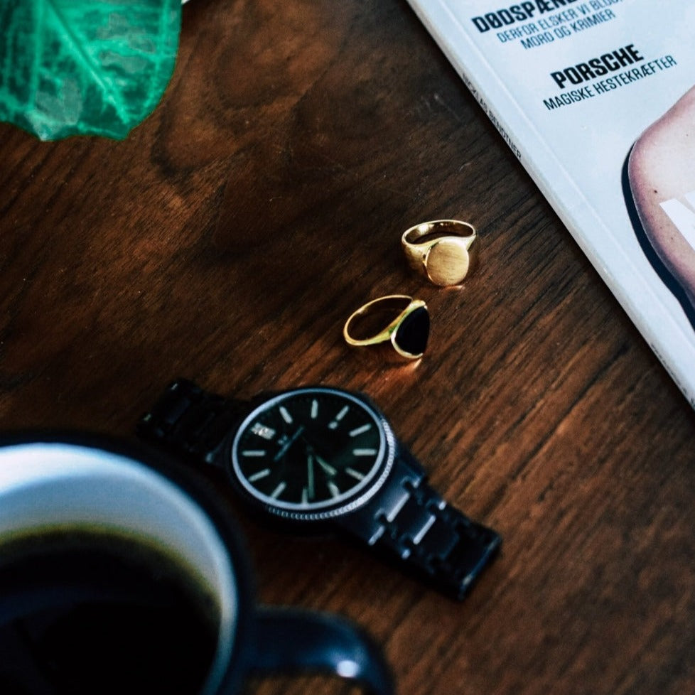 Black Onyx Polygon Signature - Guldtonet ring