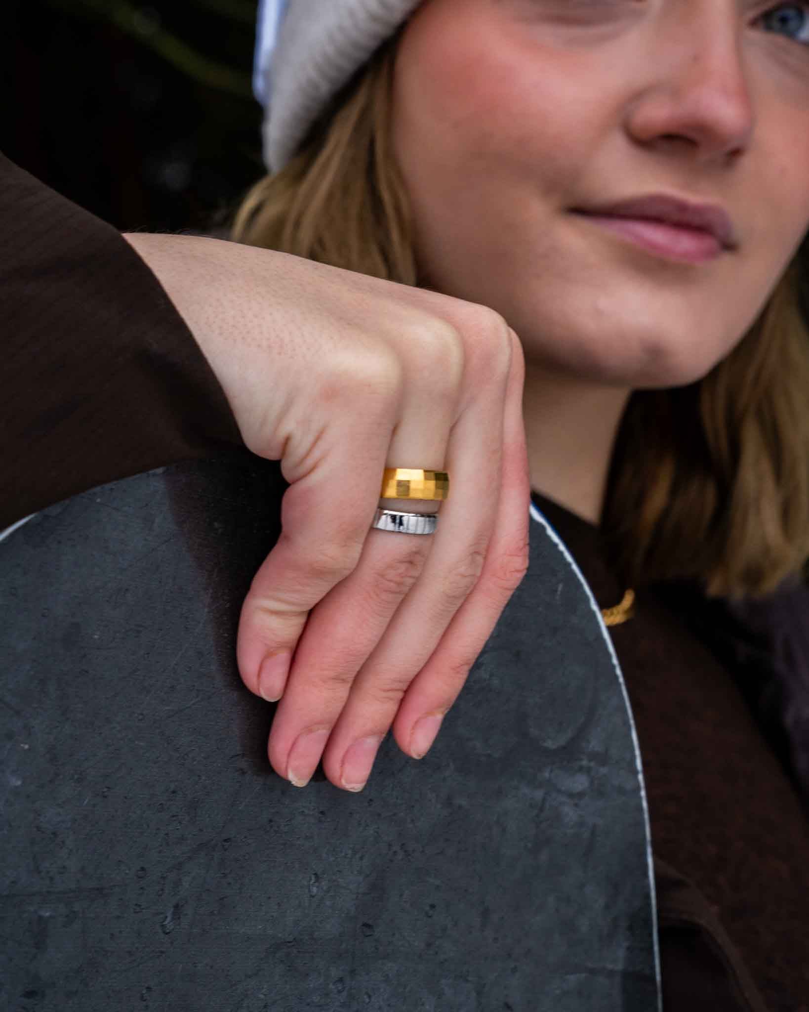 Siempre Cushion band, Guldtbelagt ring