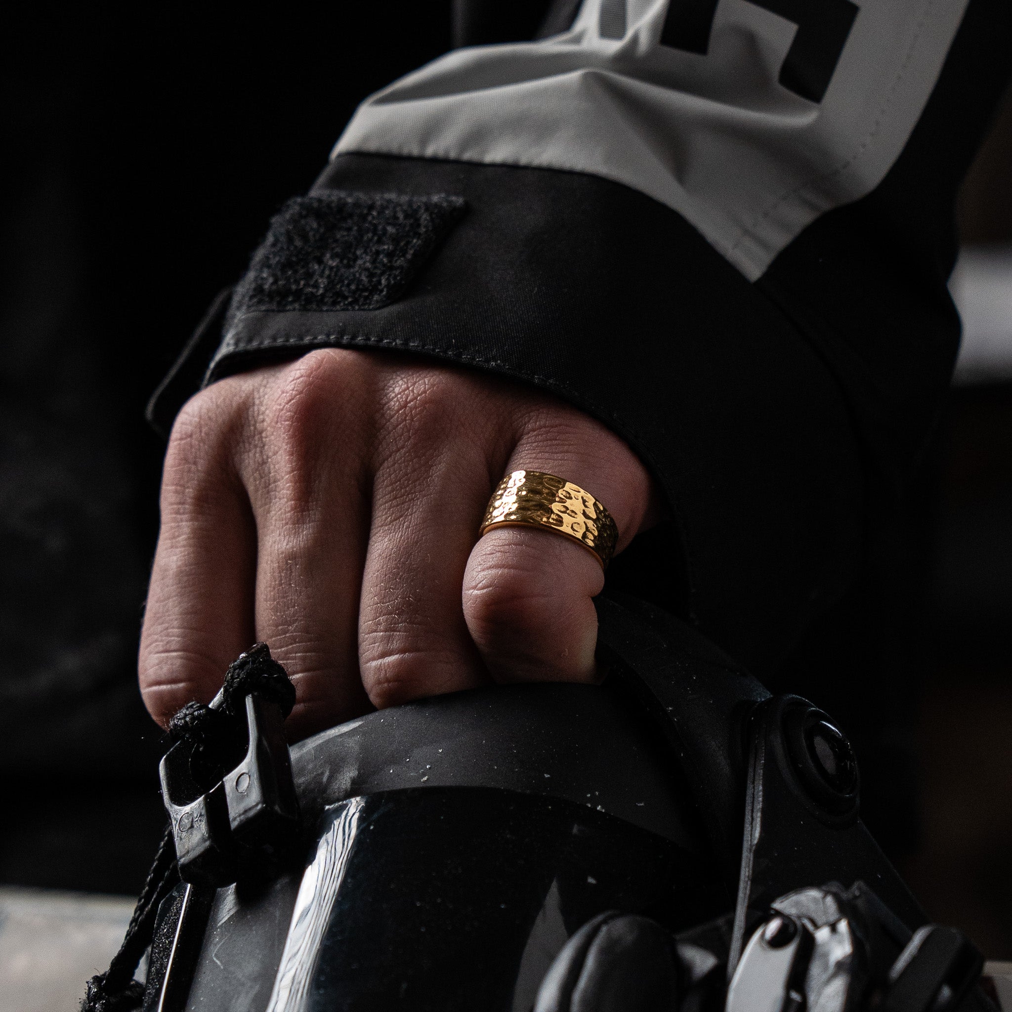 Hammered Signature - Gold-toned ring