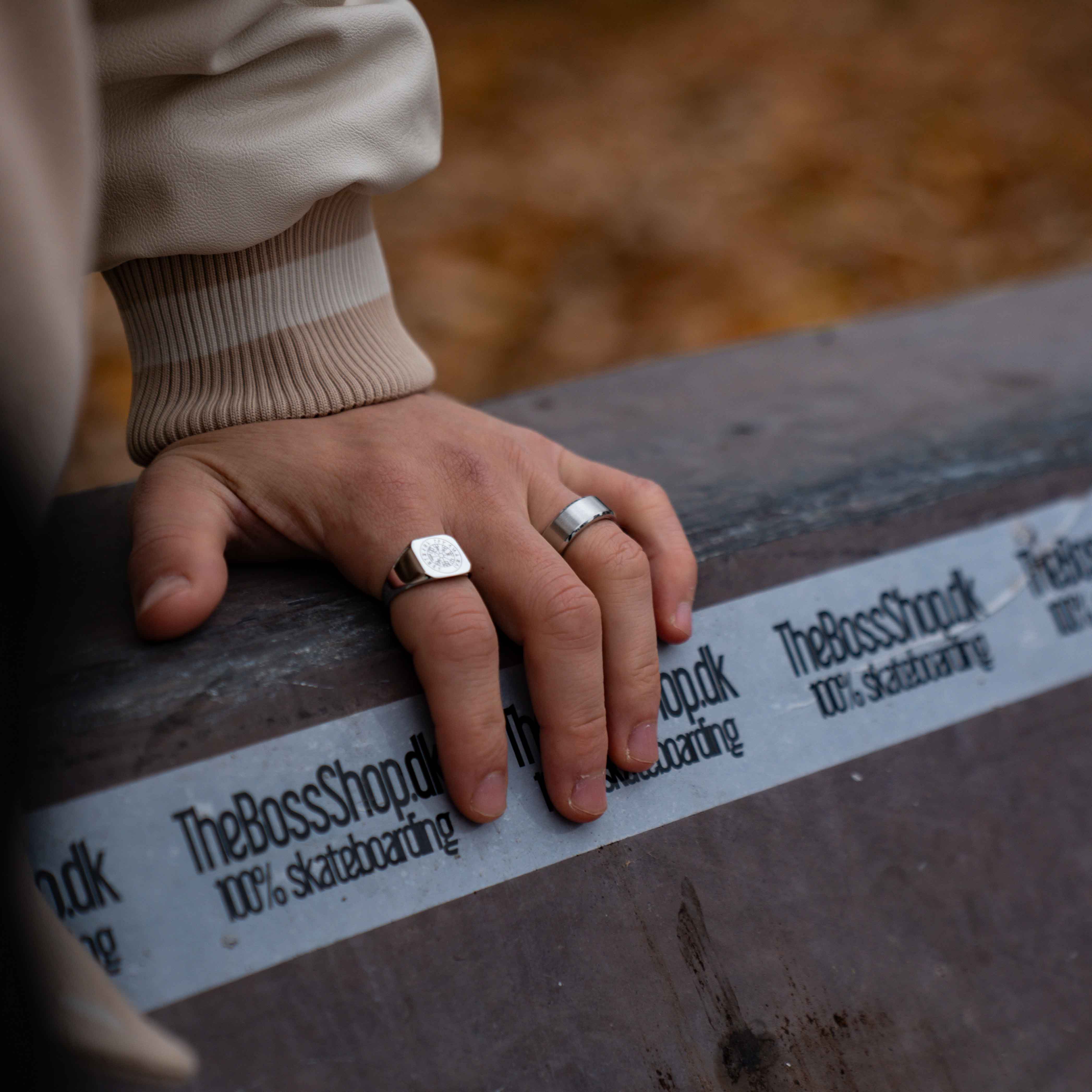 Vegvisir Signature - Silvertonad ring