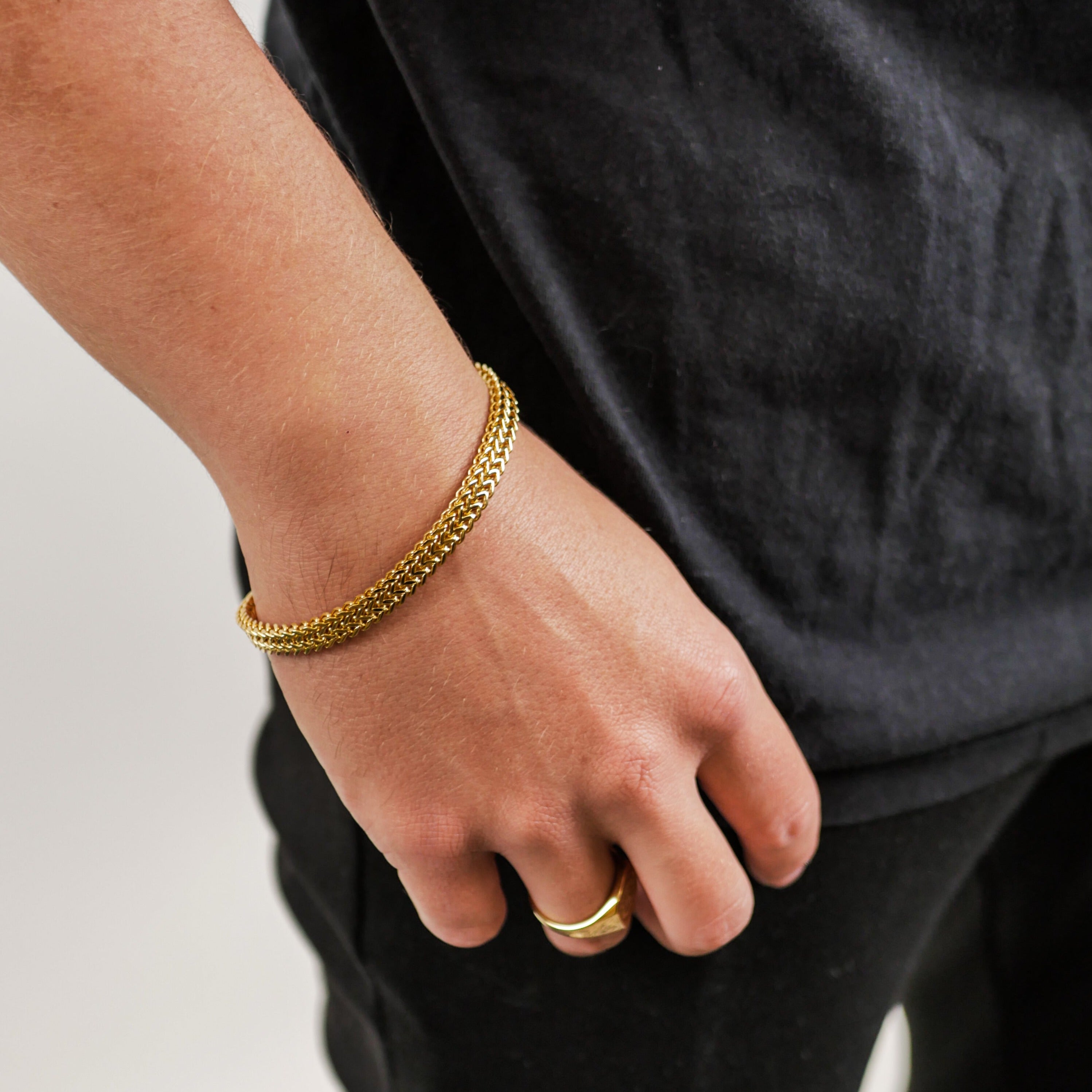 Fehu bracelet - Gold-toned