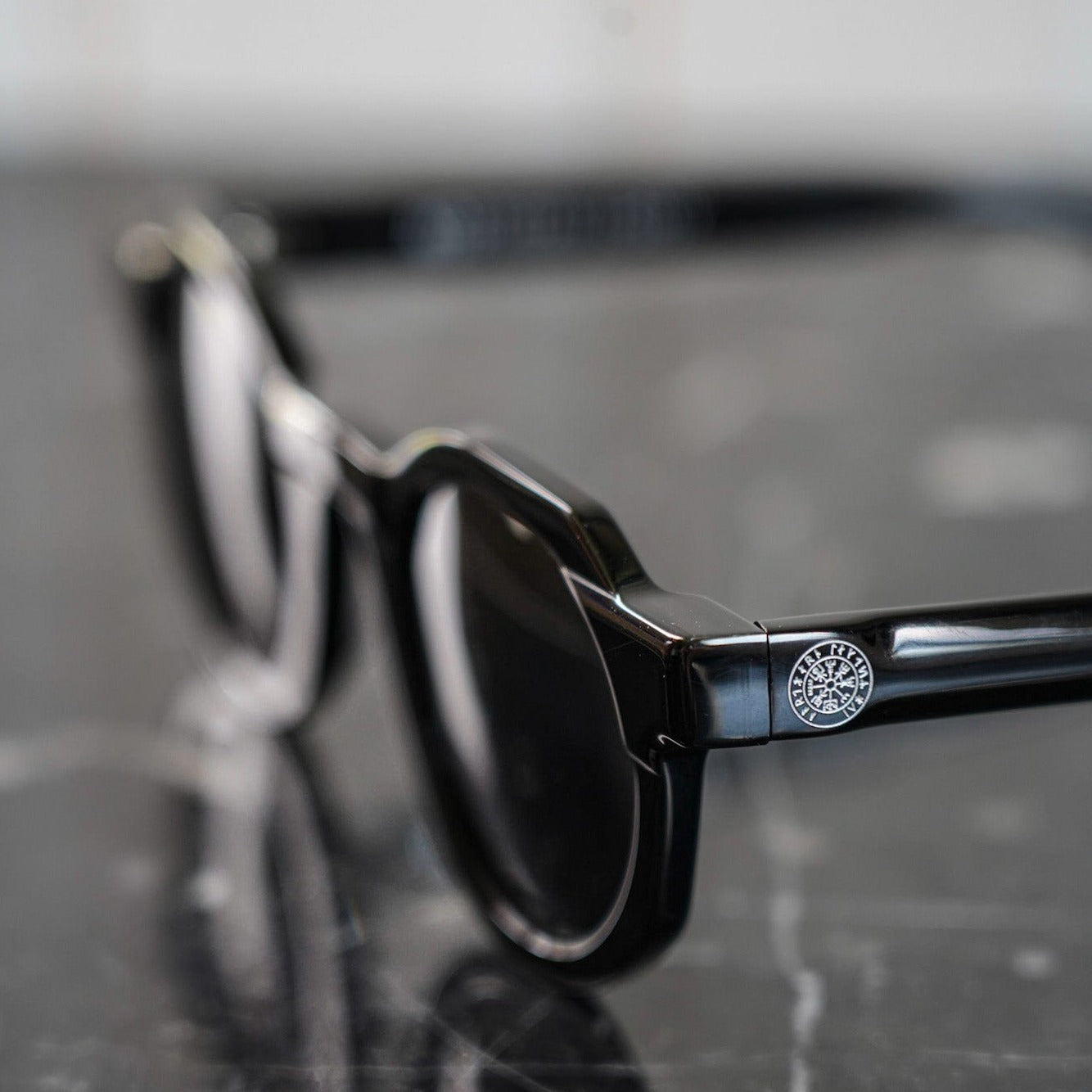 Signature sunglasses - Deep Black