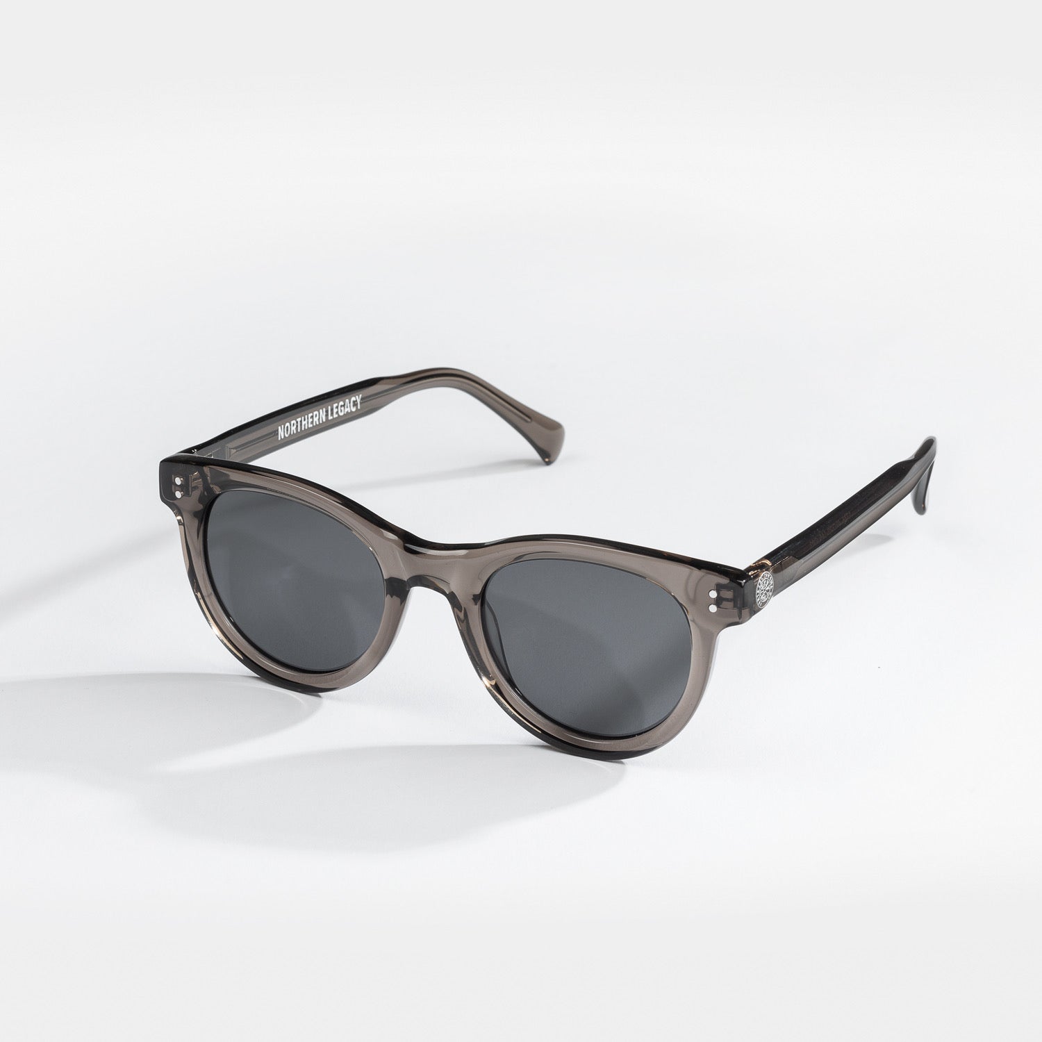Classic solglasögon - Transparent grey