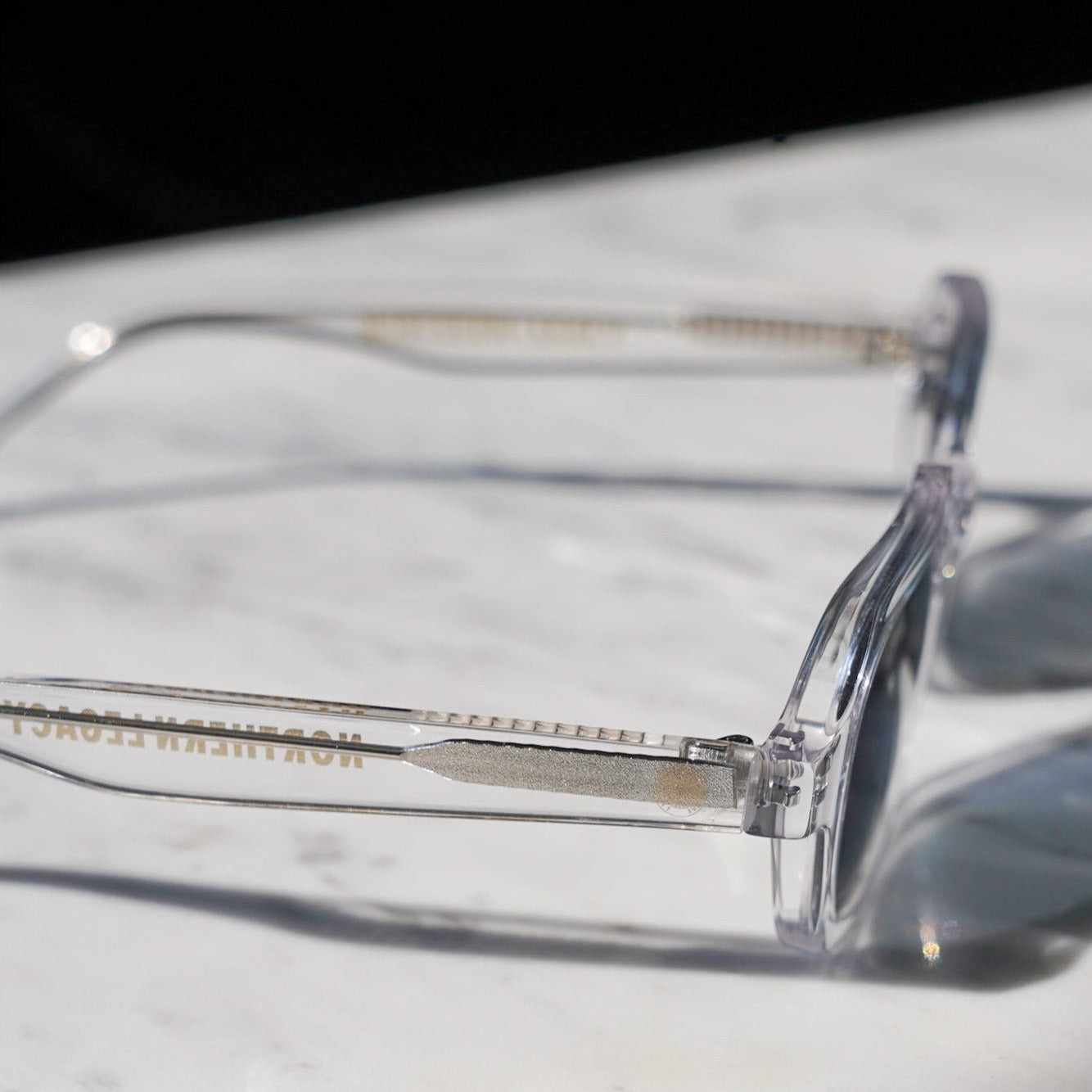 Modern sunglasses - Transparent grey