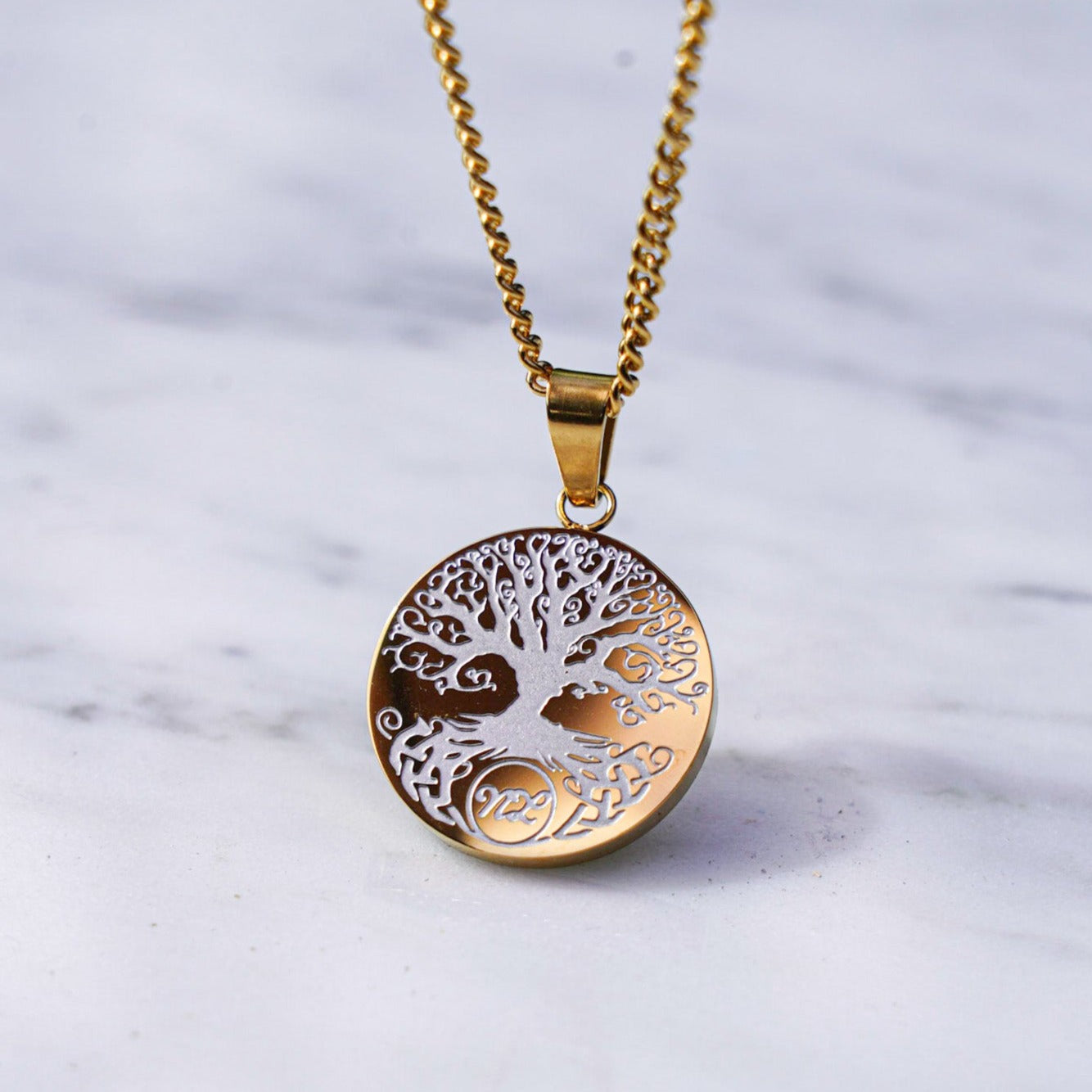 NL Yggdrasil pendant - Gold-toned